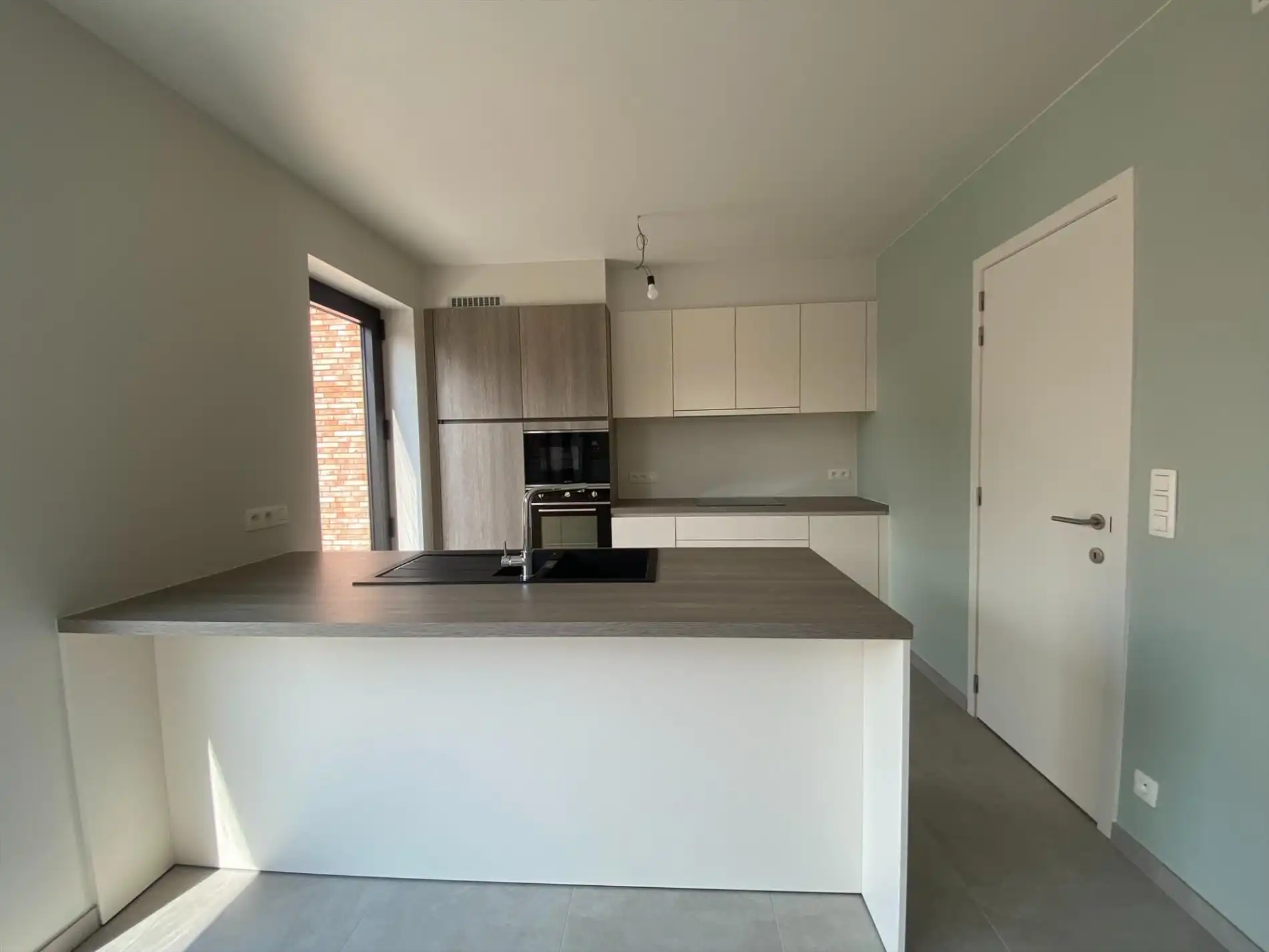 Uitstekend gelegen nieuwbouwwoning met garage foto 5