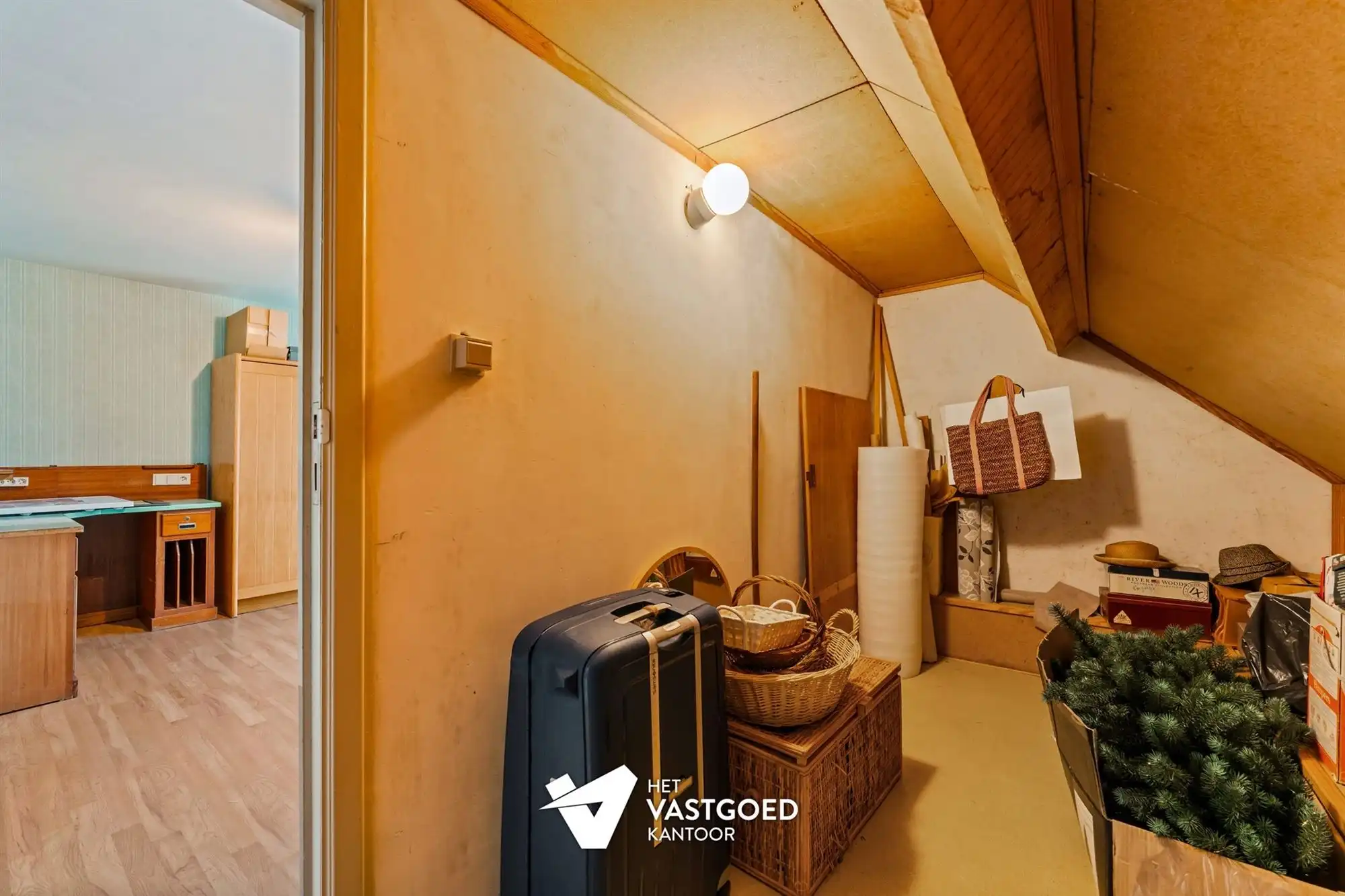 PERFECT ONDERHOUDEN WONING MET 4 SLAAPKAMERS OP EEN RUIM HOEKPERCEEL VAN 12A75 EN CENTRALE LIGGING TE LUMMEN foto 21