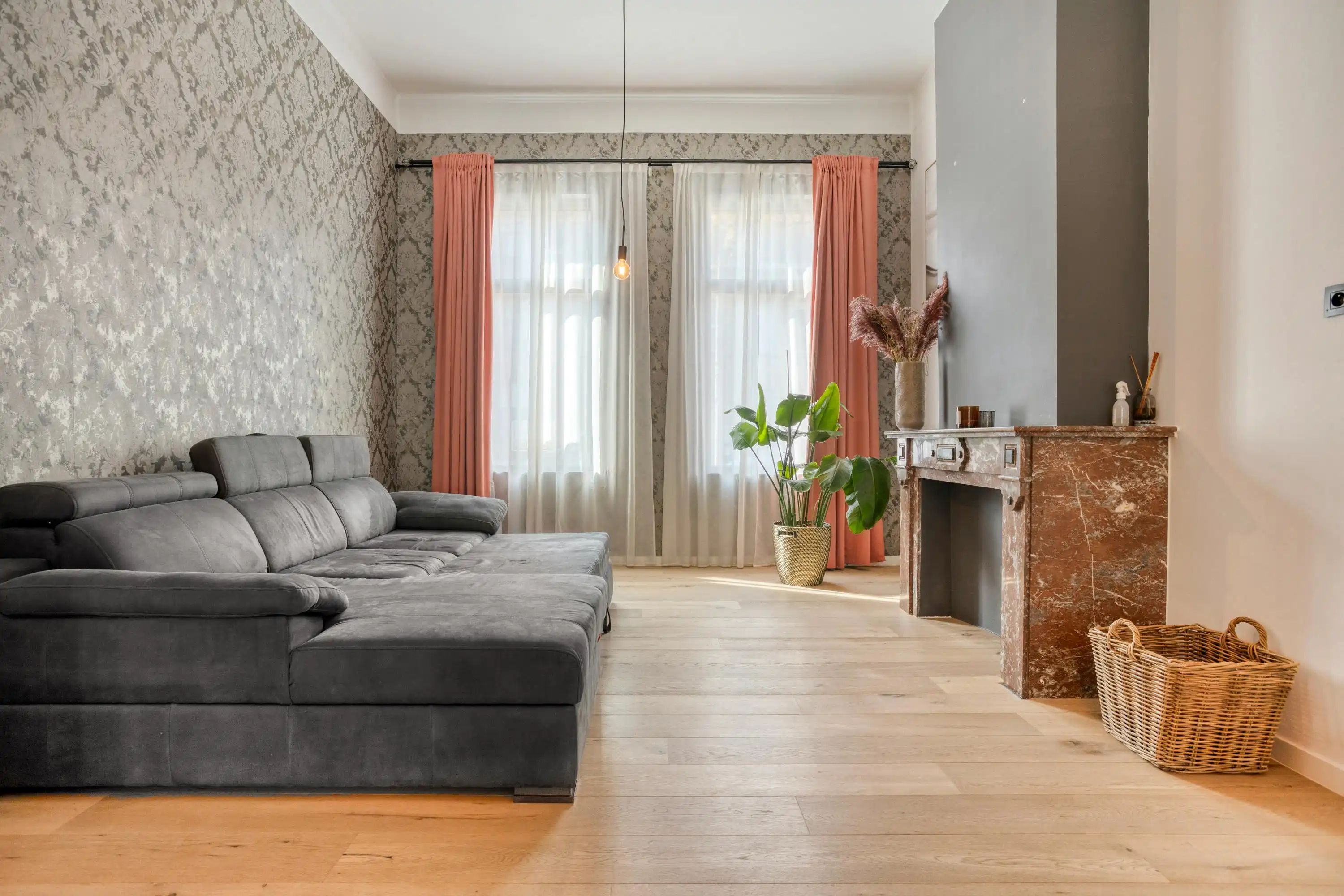 Kwalitatief gerenoveerde centrumwoning met tuin in Ieper foto 3