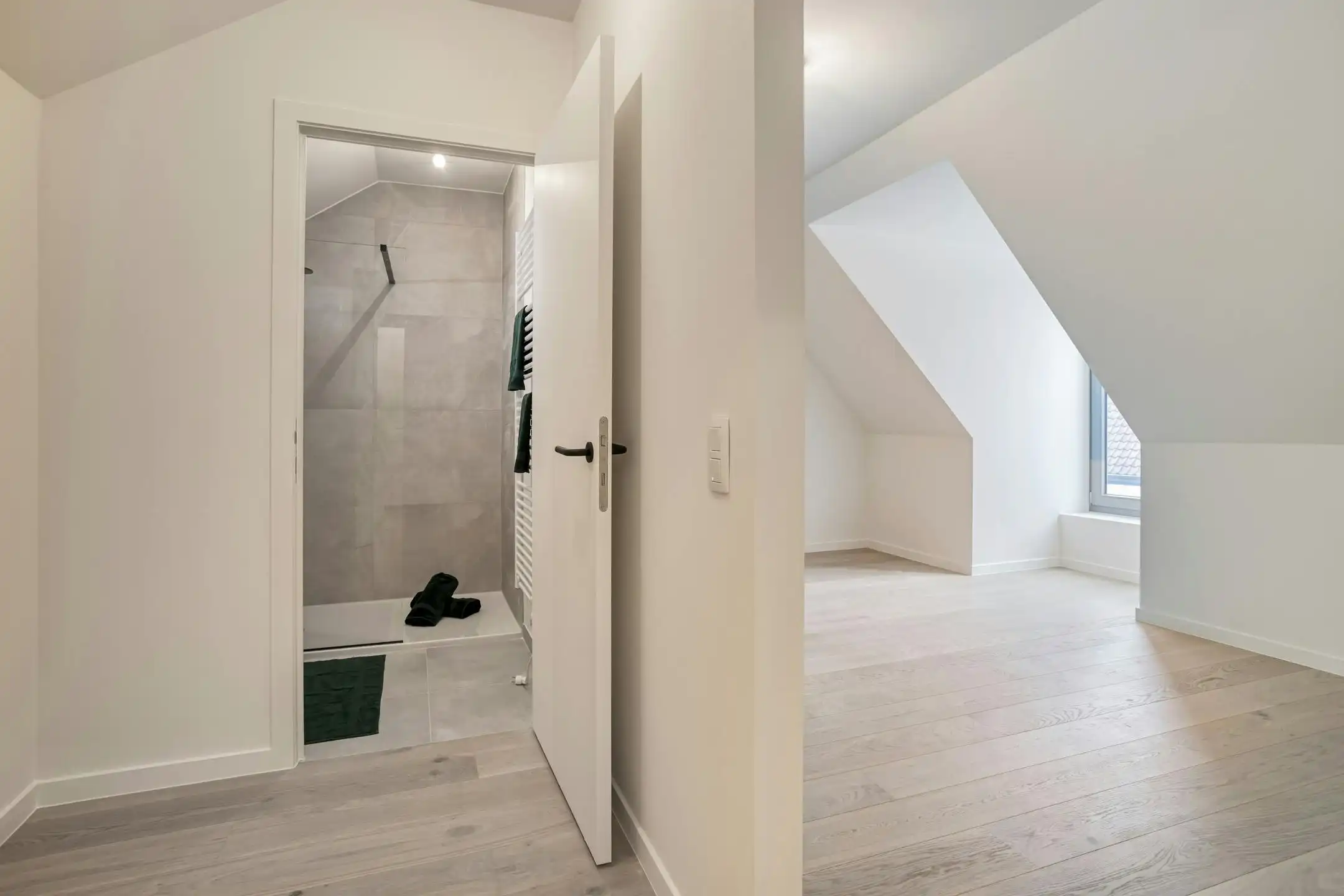 Stijlvol huis te centrum Brugge met 3 slaapkamers en garage foto 14