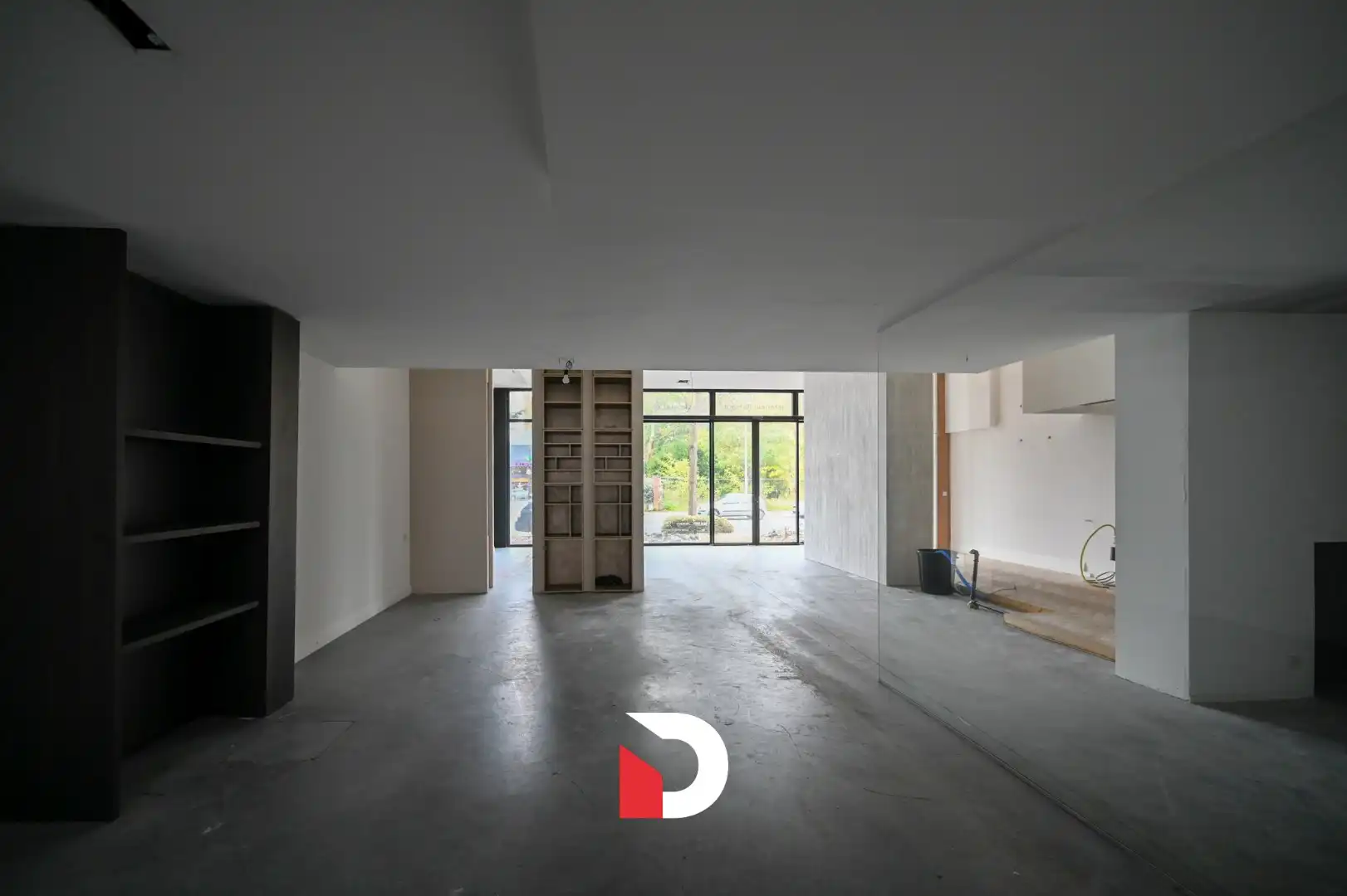 Gerenoveerd handelspand / winkelruimte op een strategische locatie te Assebroek. foto 21