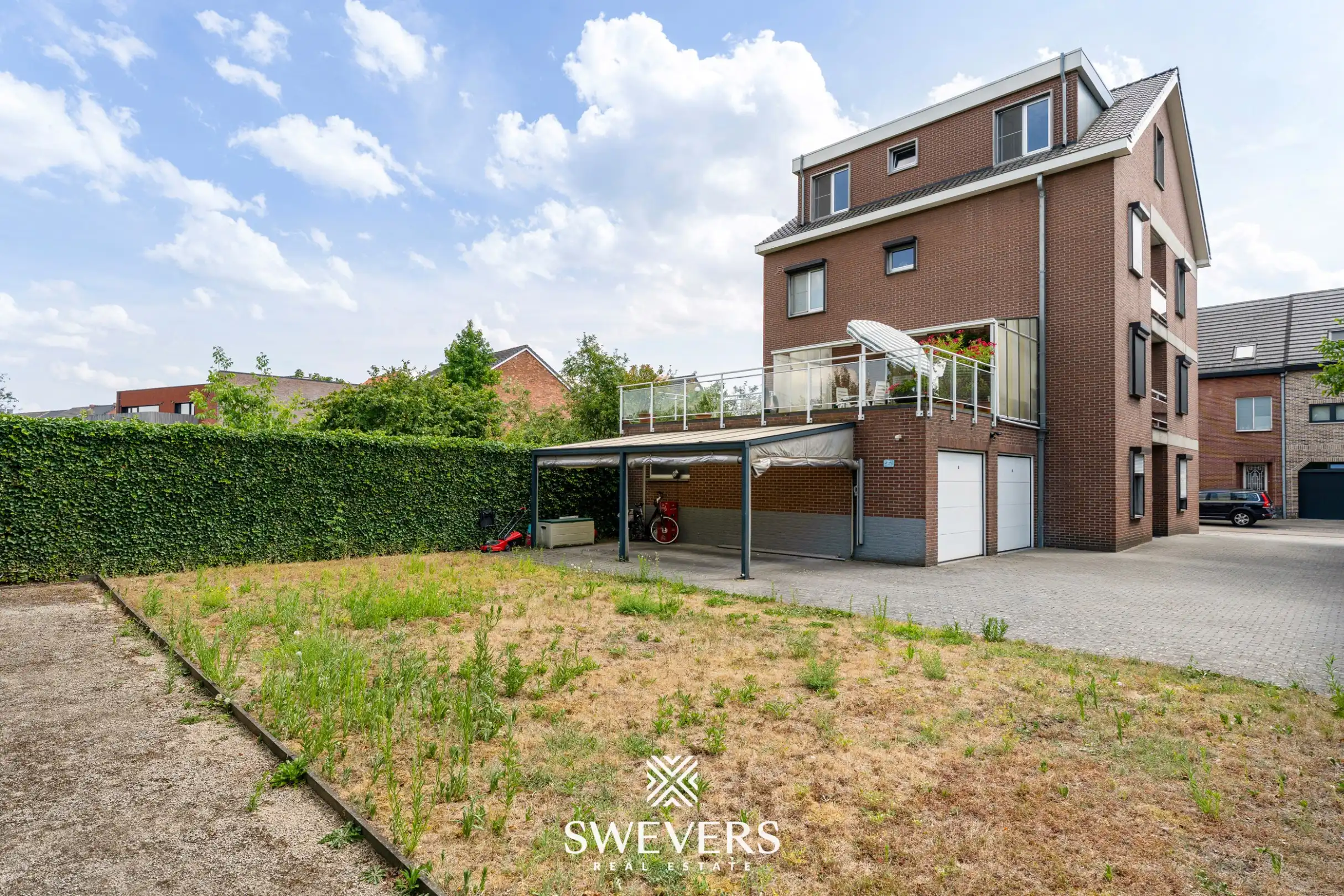 Instapklaar appartement met 2 slaapkamers en carport in Hasselt foto 23