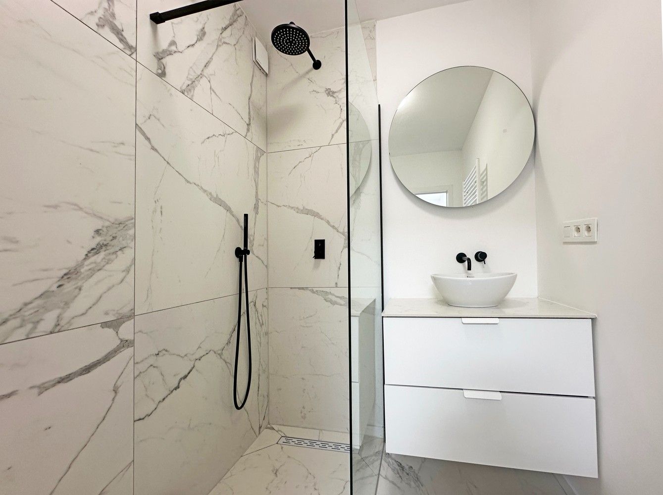 Modern appartement gelegen in een kleinschalig gebouw in hartje Berchem. foto 5