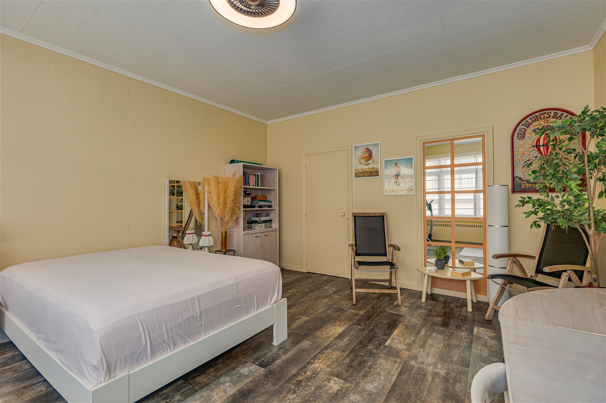 Ruime instapklare woning met grote garage/magazijn foto 16