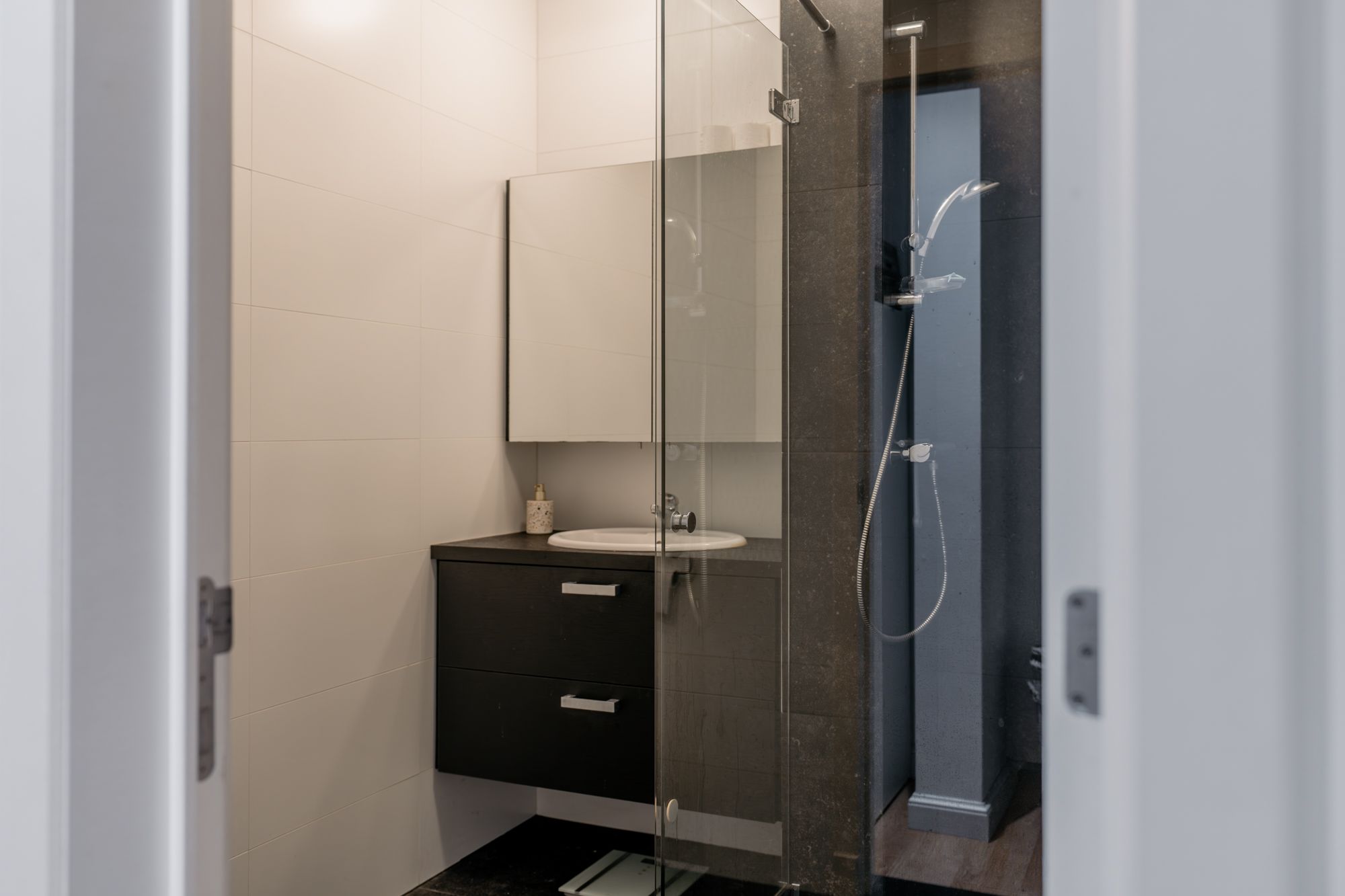 Gelijkvloers appartement met zuid georiënteerde tuin aan het oude Gerechtshof foto 8