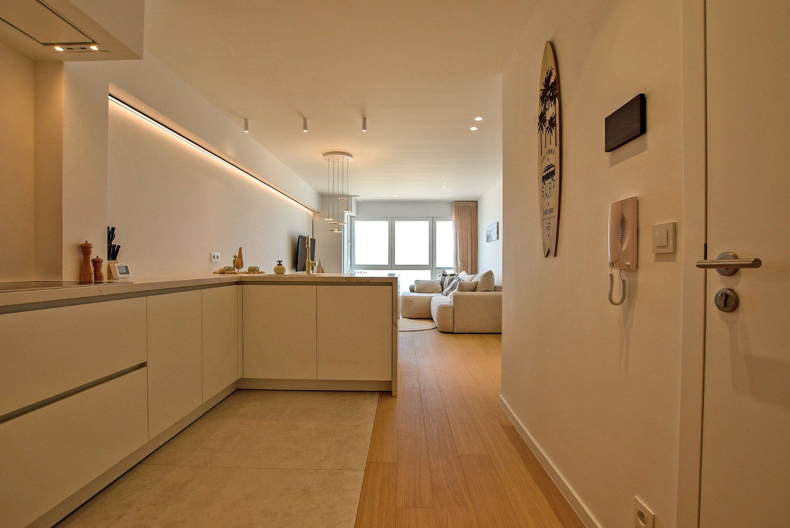 Totaal gerenoveerd appartement met FRONTAAL zeezicht te Koksijde -Bad.  foto 9