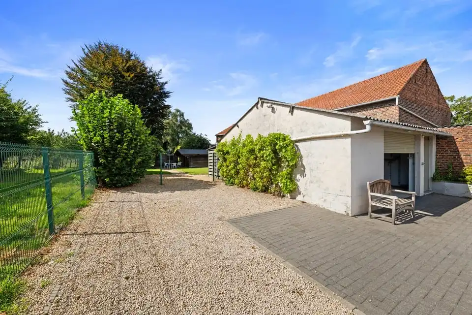 CHARMANTE WONING MET 3 SLKS EN EEN PRACHTIGE TUIN MET TAL VAN MOGELIJKHEDEN foto 7