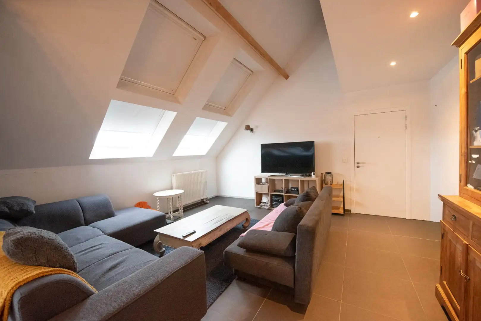 Duplex-appartement TE HUUR met 3 slaapkamers! foto 4