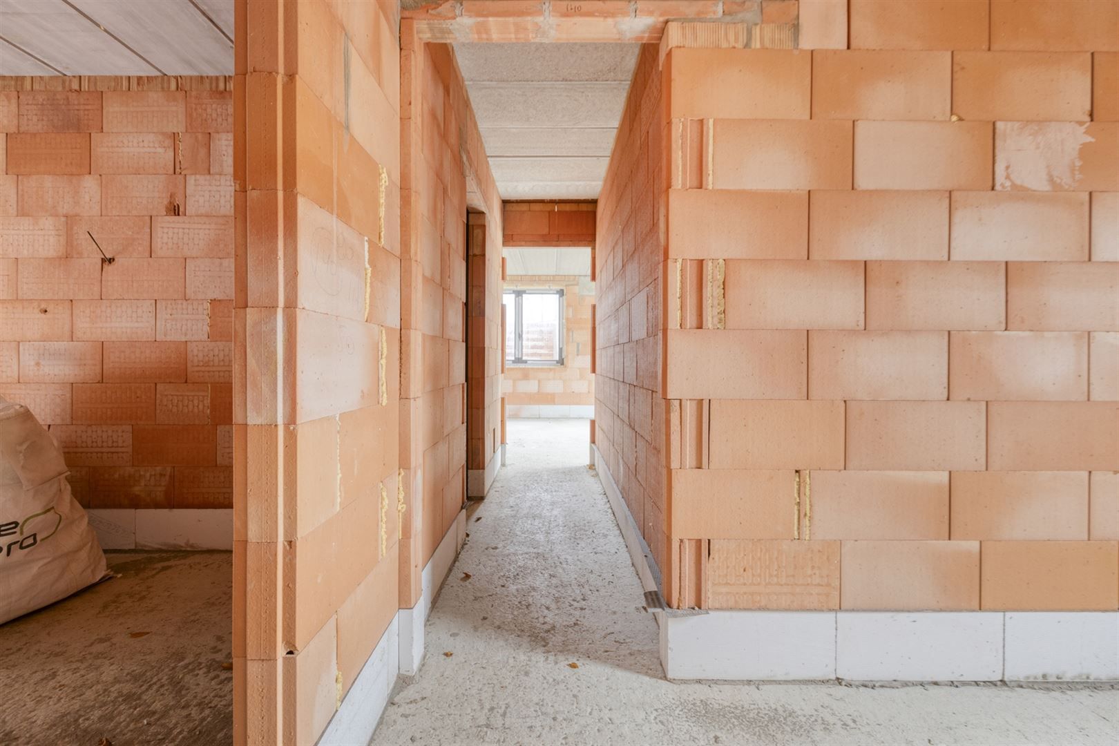 TE KOOP: Halfopen CASCO-nieuwbouwwoning met 4 slaapkamers! foto 10