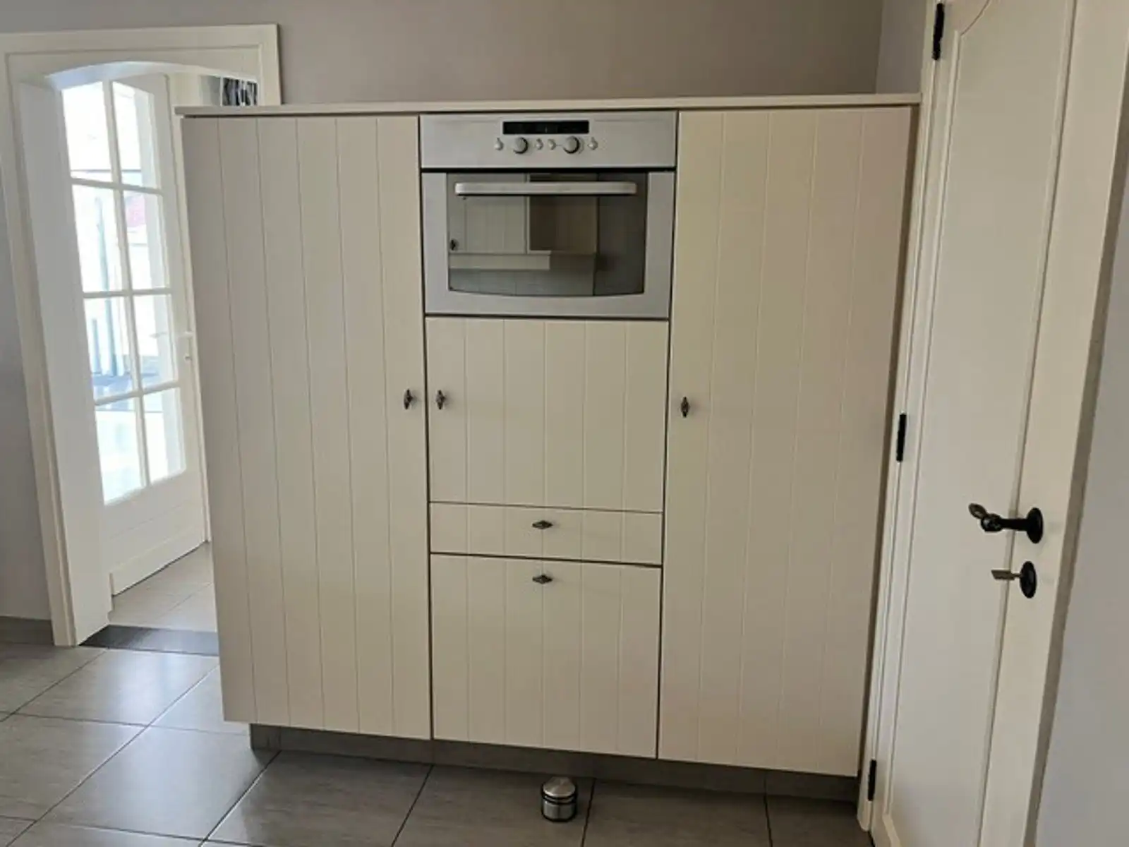 Halfopenbebouwing met 4 slaapkamers, garage en grote tuin. foto 5