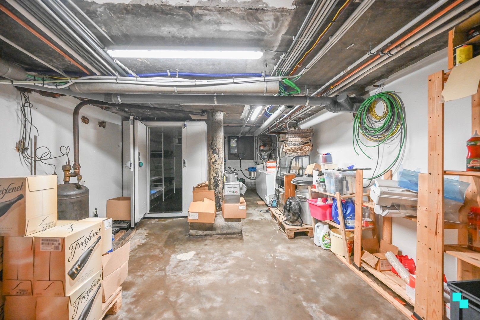 Riante woonst in residentiële buurt in Kortrijk foto 39