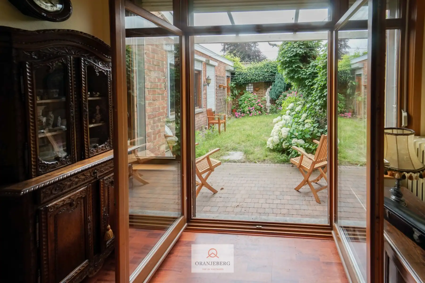 Charmante op te frissen woning met stadstuin! foto 9
