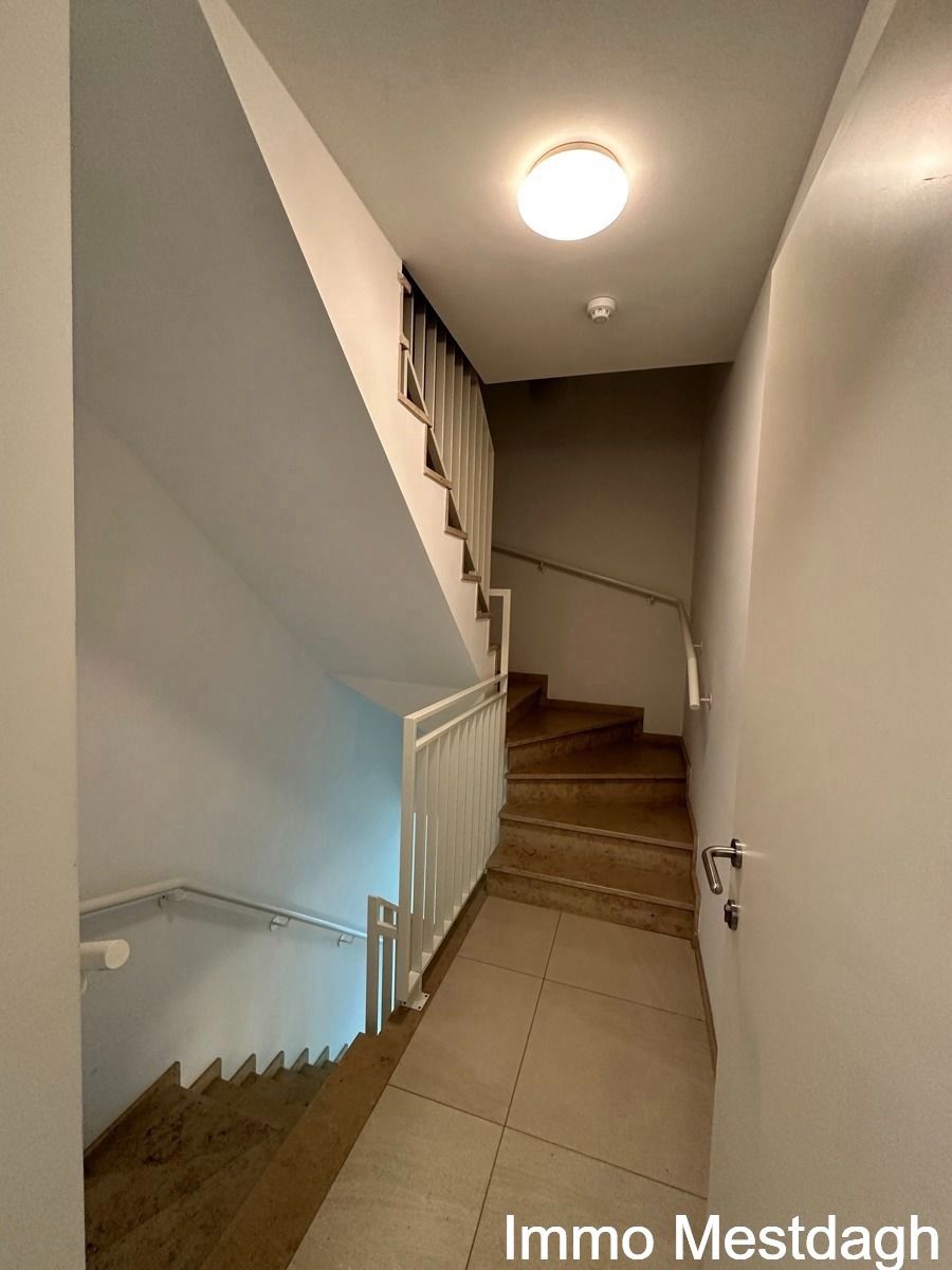 Recent appartement met 2 terrassen en staanplaats in centrum Diest foto 5