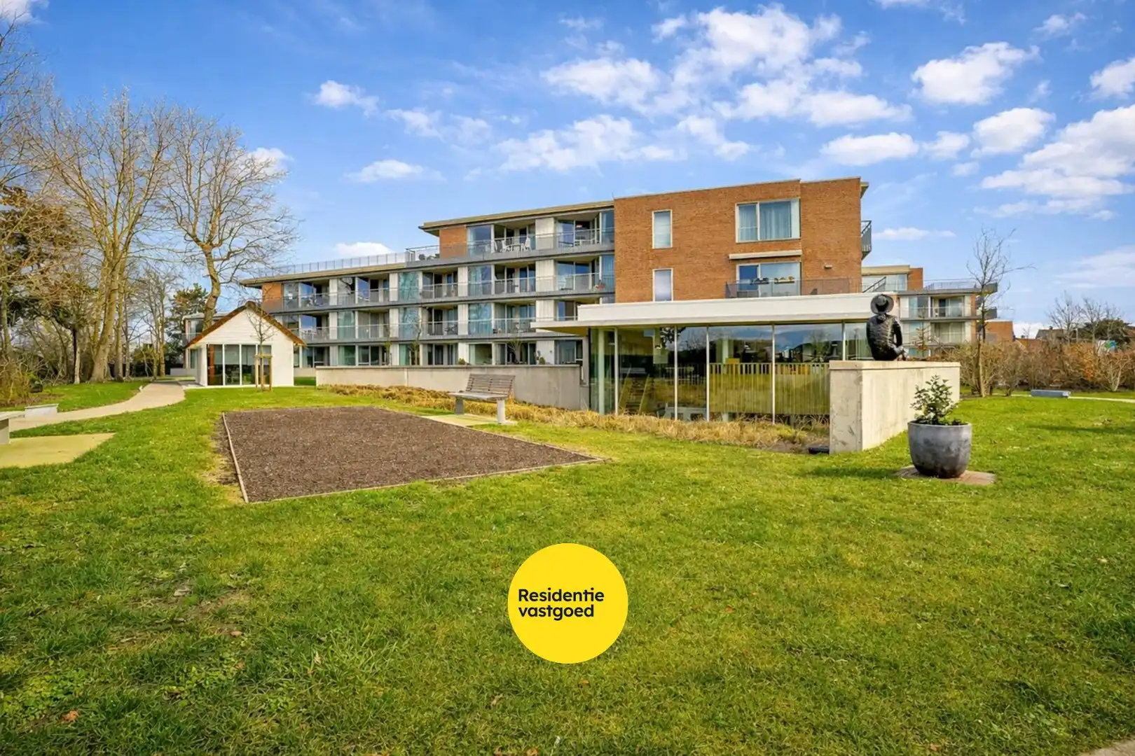 Prachtig 1-slaapkamerappartement met ruim terras (serviceflat) in Residentie Beukenhof, uniek wonen in de dorpskern van Oostduinkerke.  foto 24
