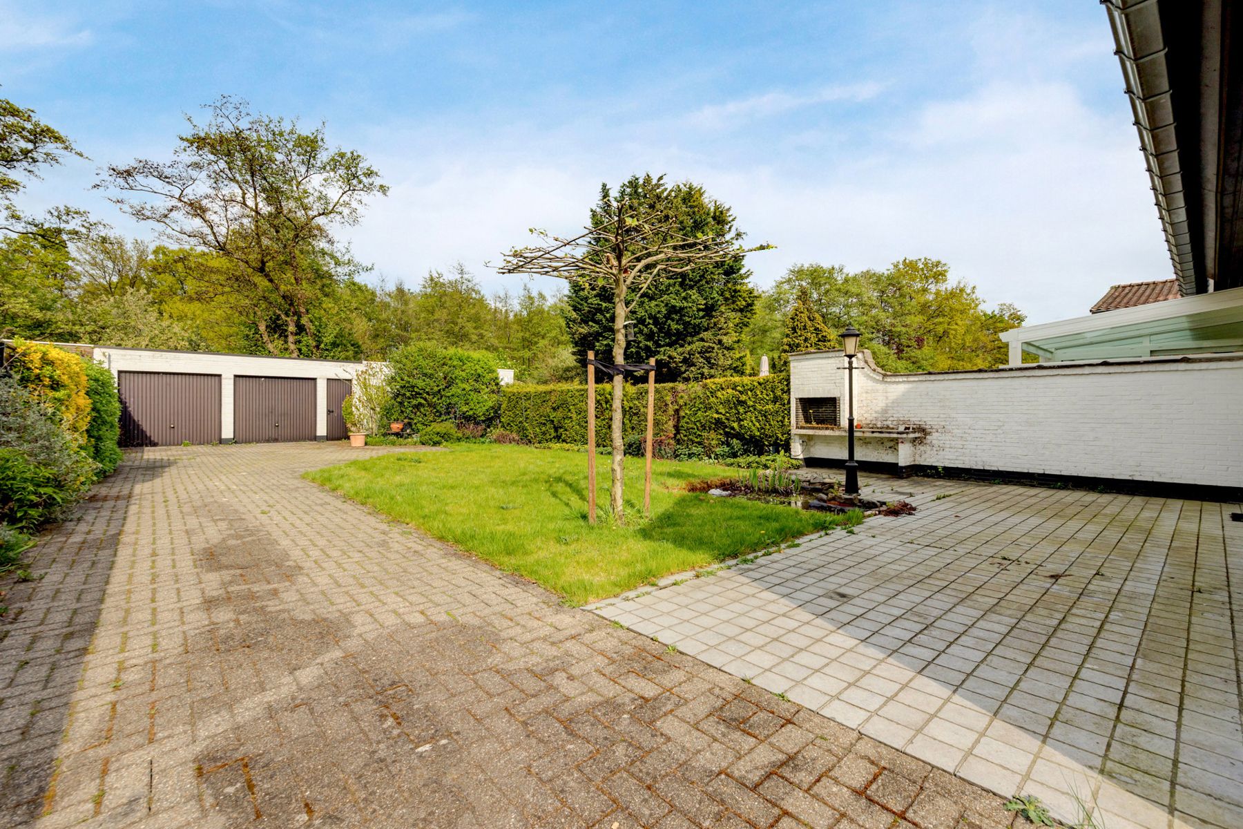 Gezinswoning in Brasschaat met tuin en dubbele garage foto 12