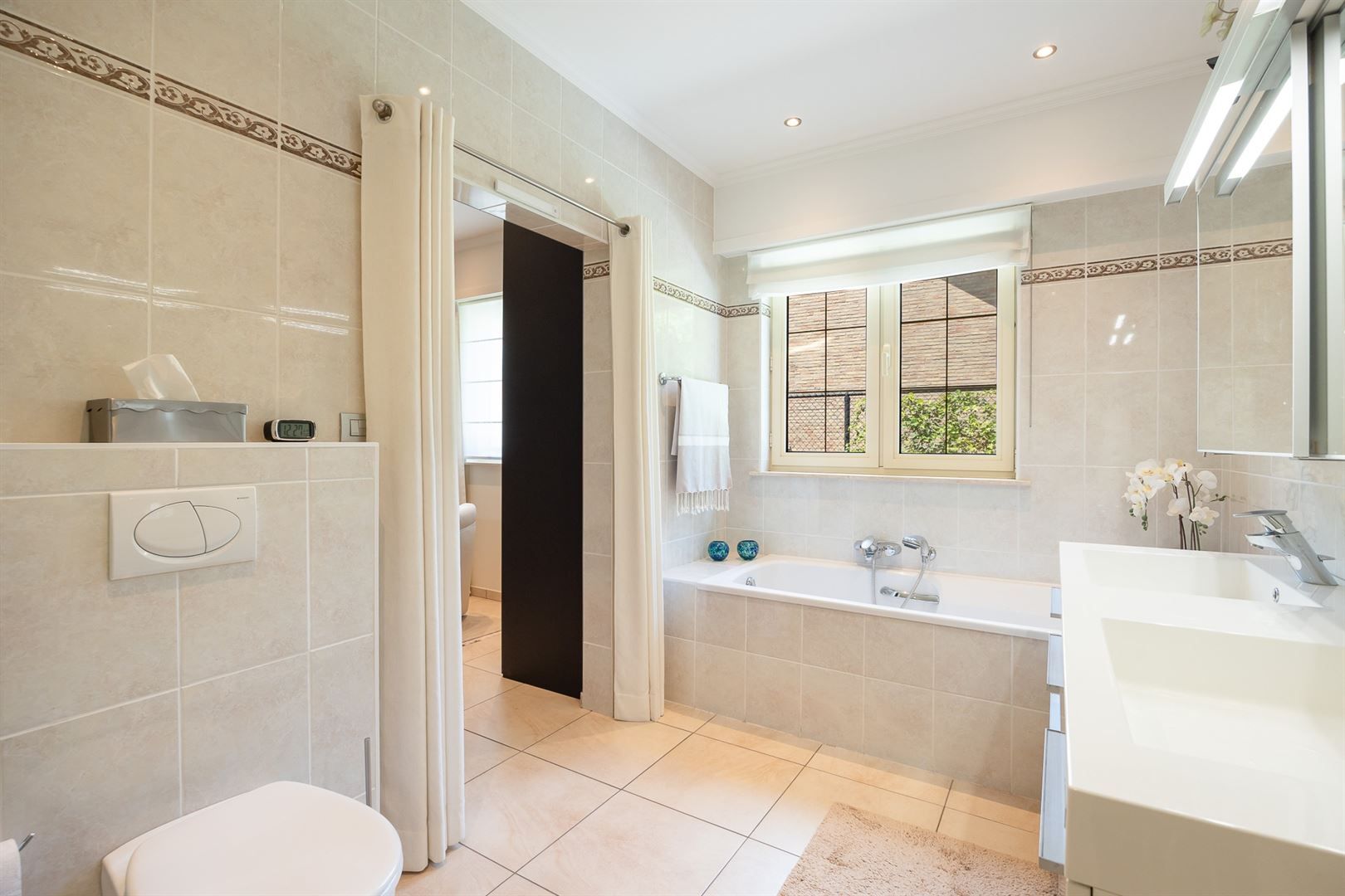 Een moderne villa met 4 ruime SLKS  nabij het centrum van Heide- Kalmthout. foto 20