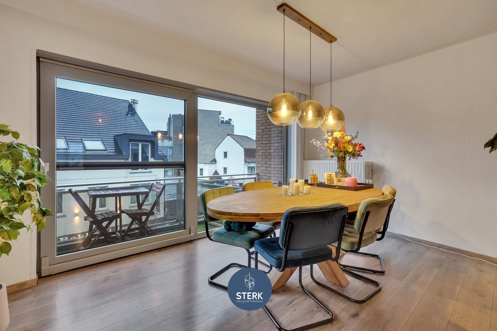 INSTAPKLAAR 2 SLPK-APPARTEMENT OP EEN CENTRALE LOCATIE IN HARTJE LANAKEN !   foto 7