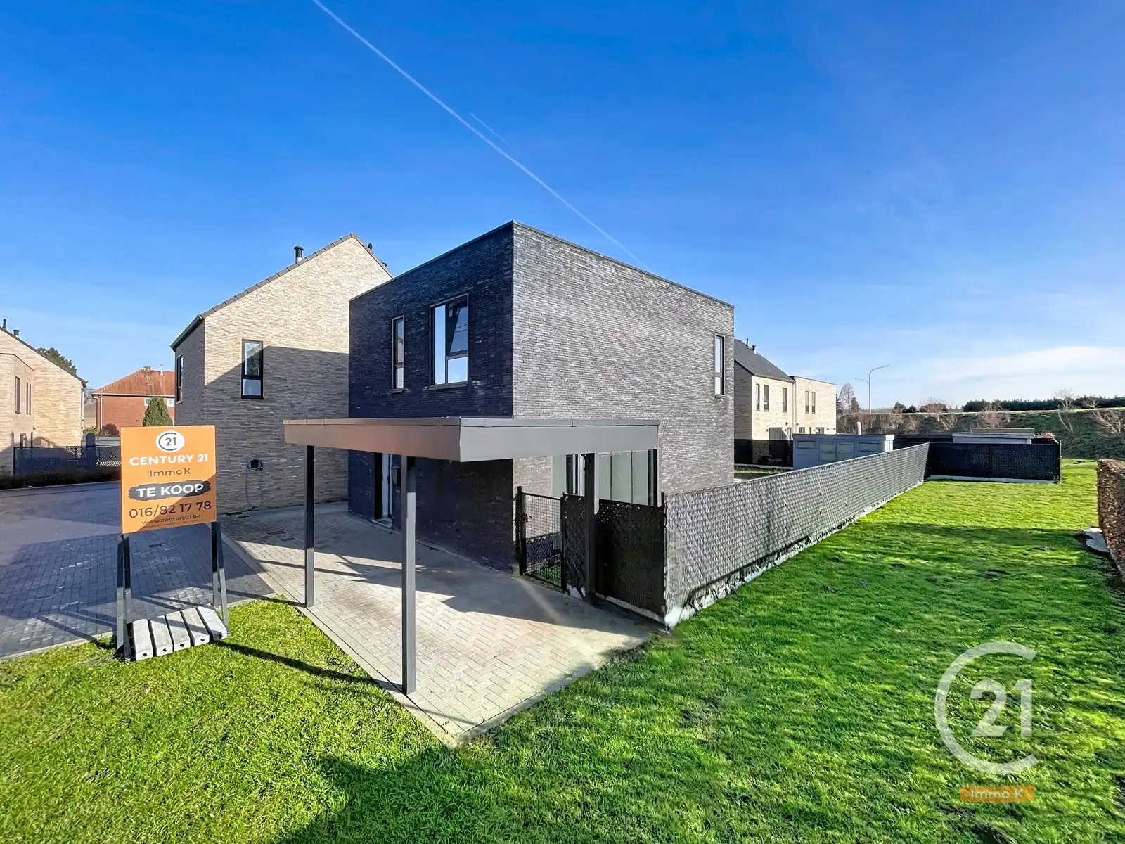 Ontdek deze instapklare woning tijdens de opendeur op 25/4! foto {{pictureIndex}}