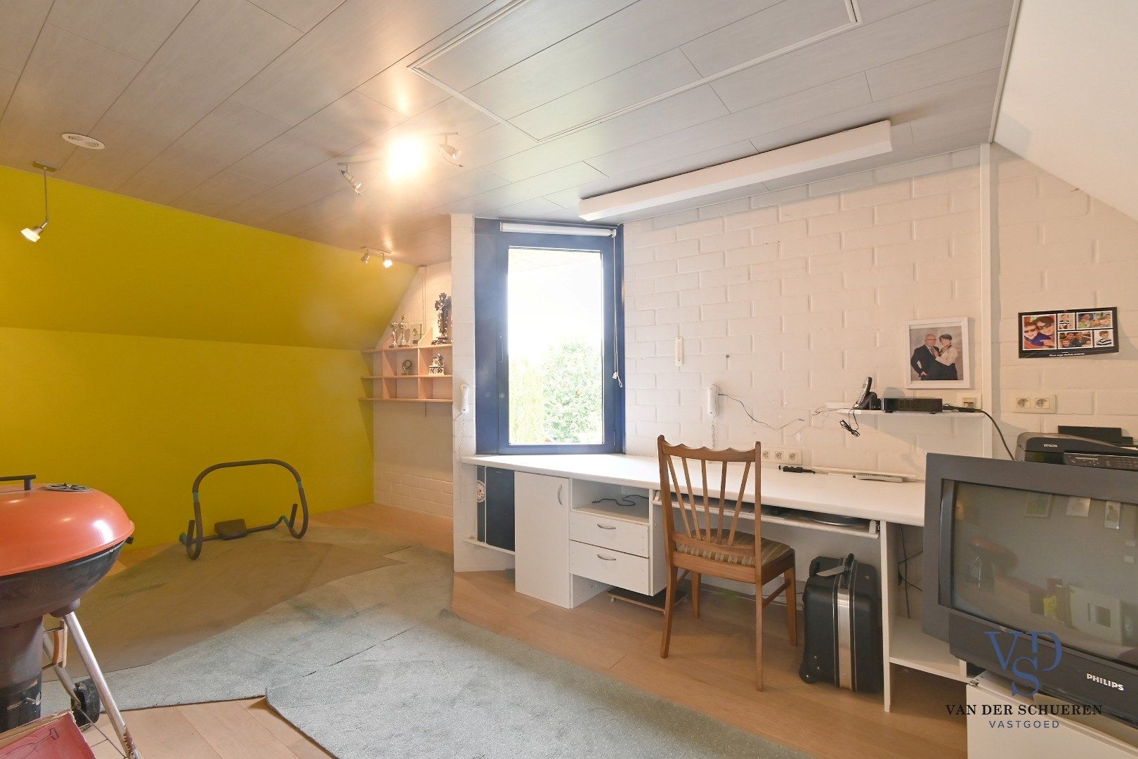 Ruim handelspand met penthouse in villastijl foto 35