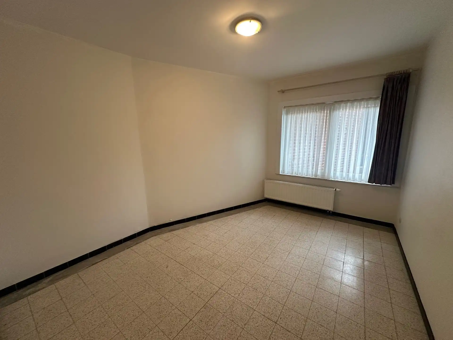 Gelijkvloers appartement met 2 slaapkamers, ruime berging en overdekte autostaanplaats foto 7