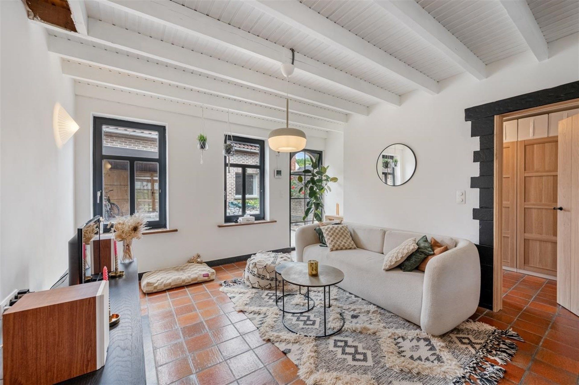 Charmante, gerenoveerde woning met bijgebouw, zuidgerichte tuin en uitstekende ligging foto 6