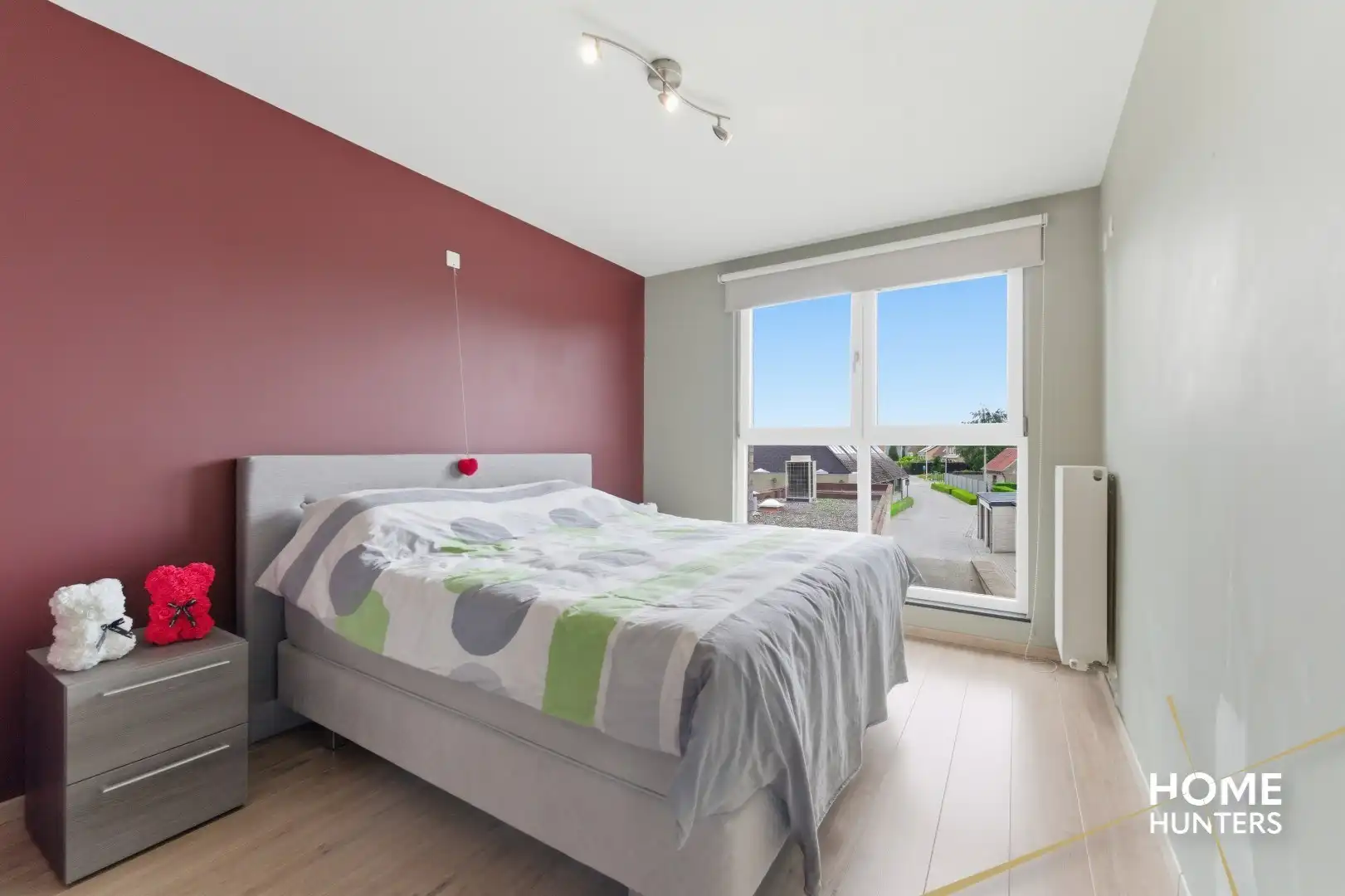 Gezellig appartement met 2 slaapkamers en terras op markt van Houthulst! foto 9