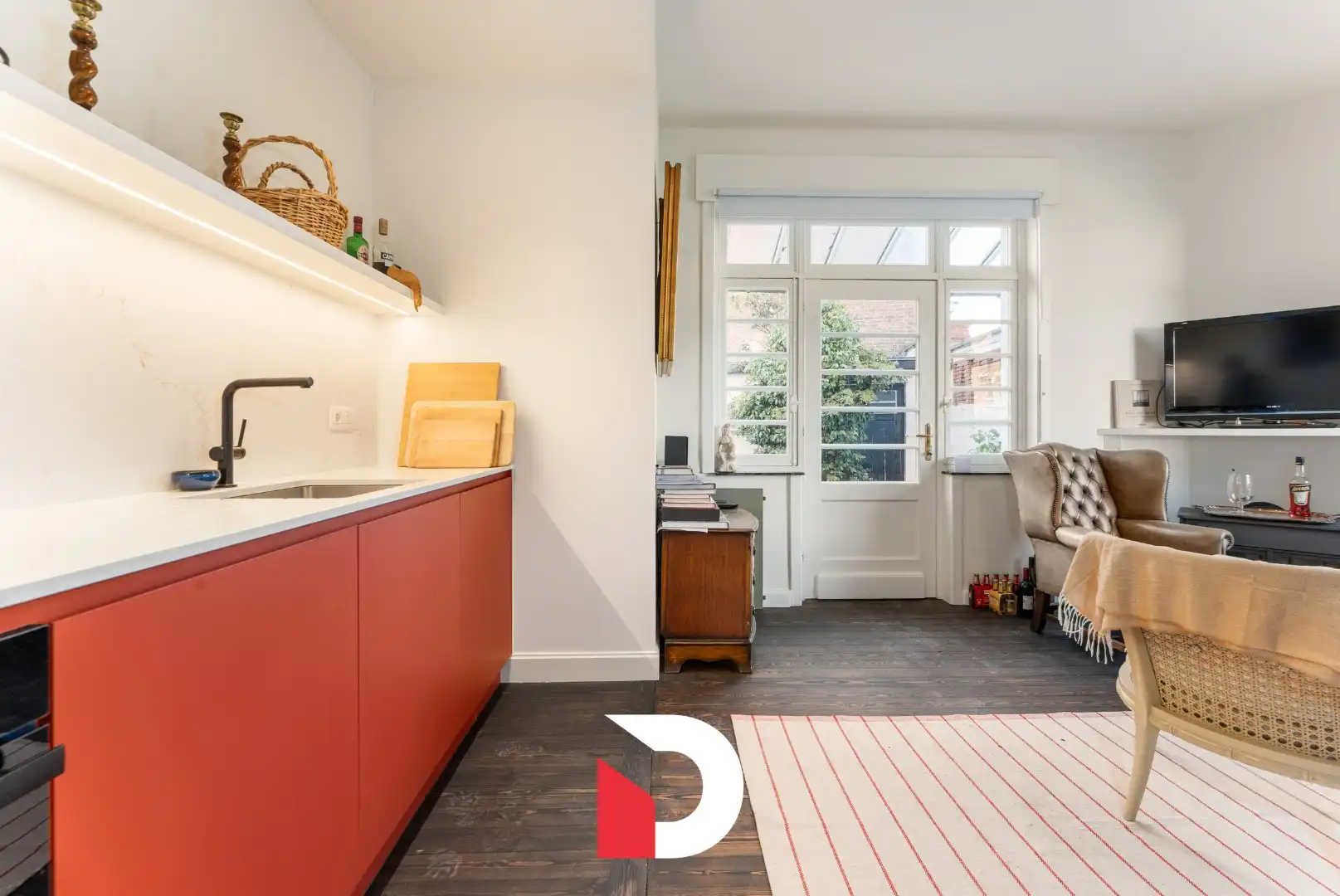 Karaktervolle ruime hoekwoning met garage in centrum Brugge foto 4