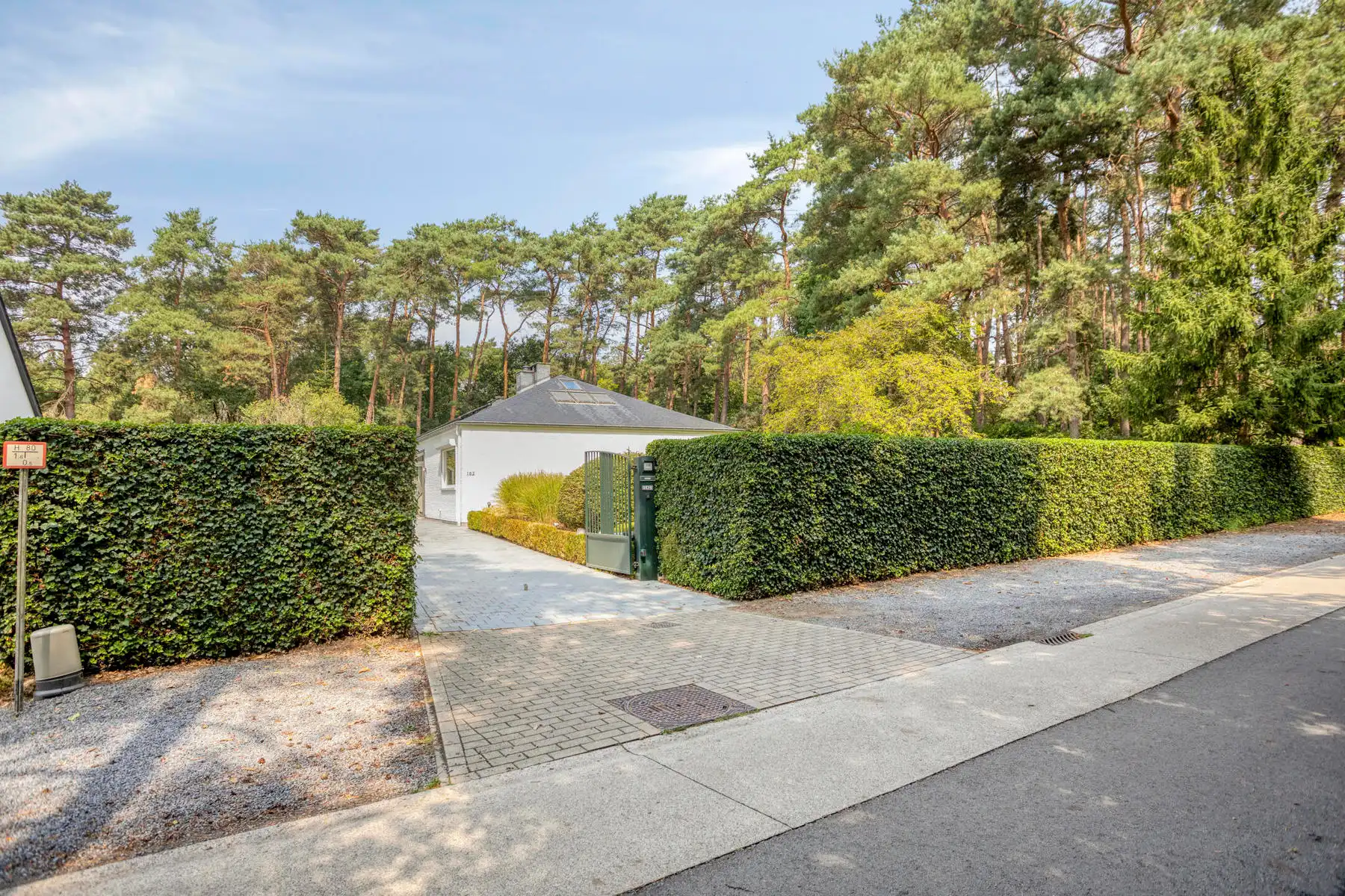 Gelijkvloerse woning met leuke tuin op fantastische locatie foto 2
