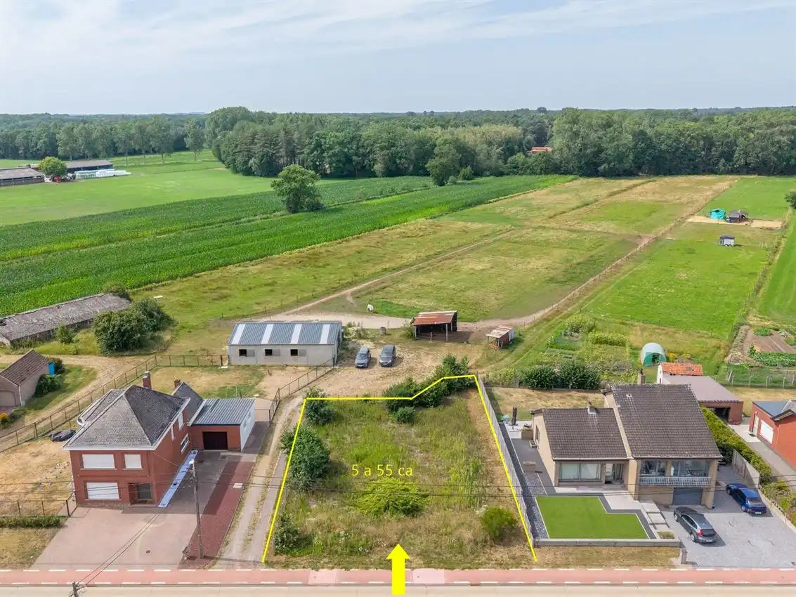 Bouwgrond OB 555 m² met landelijk achteruitzicht foto {{pictureIndex}}