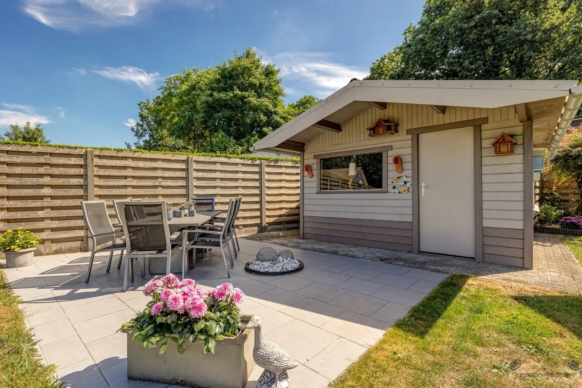 Ruime laagbouw woning met 4 slaapkamers, tuin en garage in hartje Brasschaat foto 19