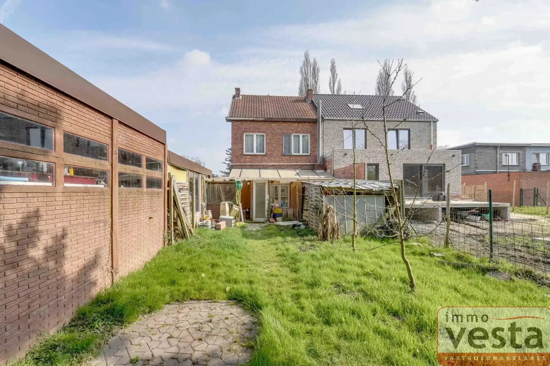 Ruime, op te knappen woning aan de stadsrand foto 17