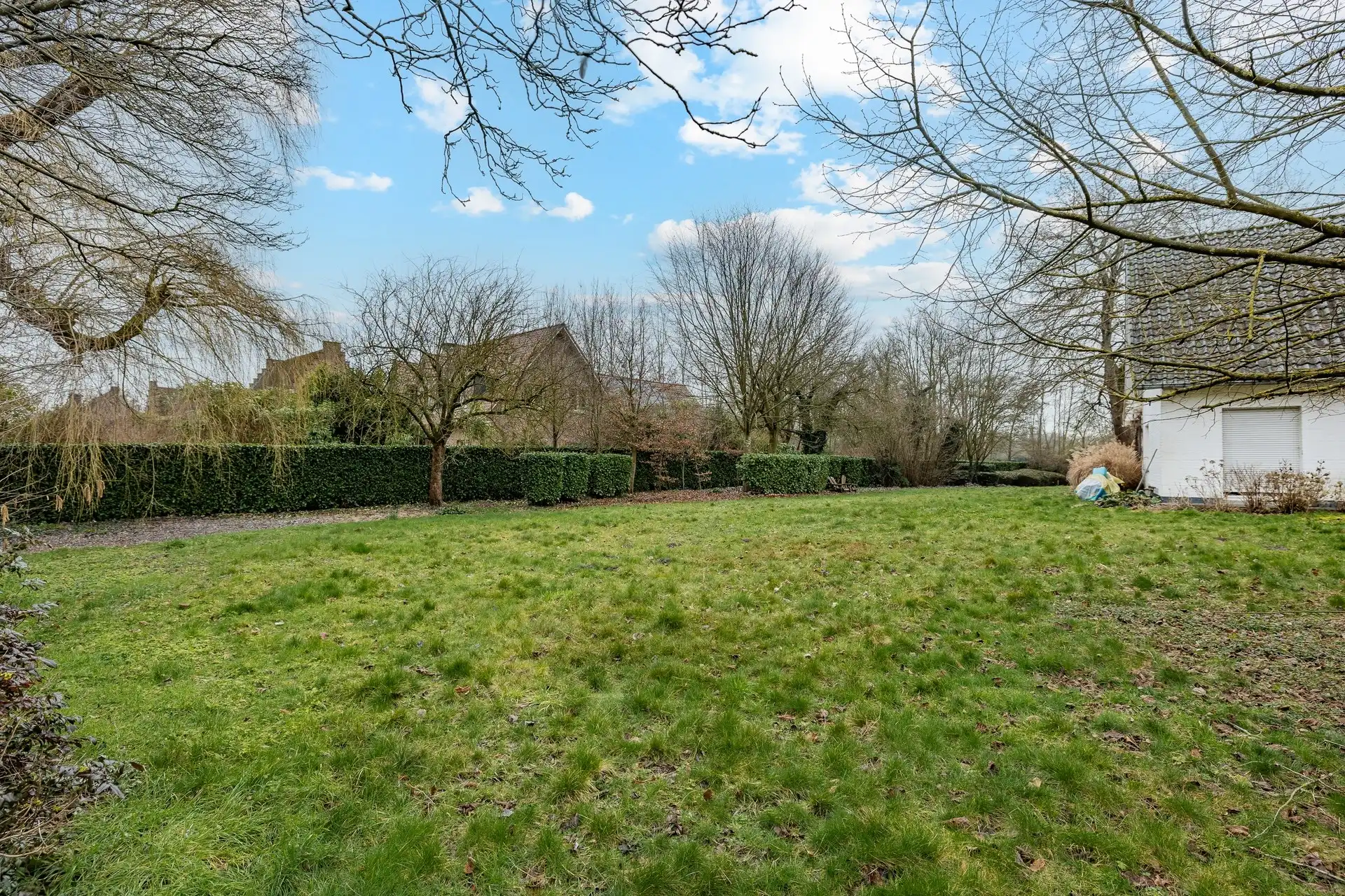 Bouwgrond voor open bebouwing - 1070m² foto {{pictureIndex}}