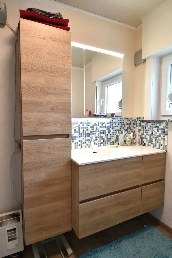 Charmante woning met 3 slaapkamers, dubbele garage en tuin te koop in Wevelgem foto 9