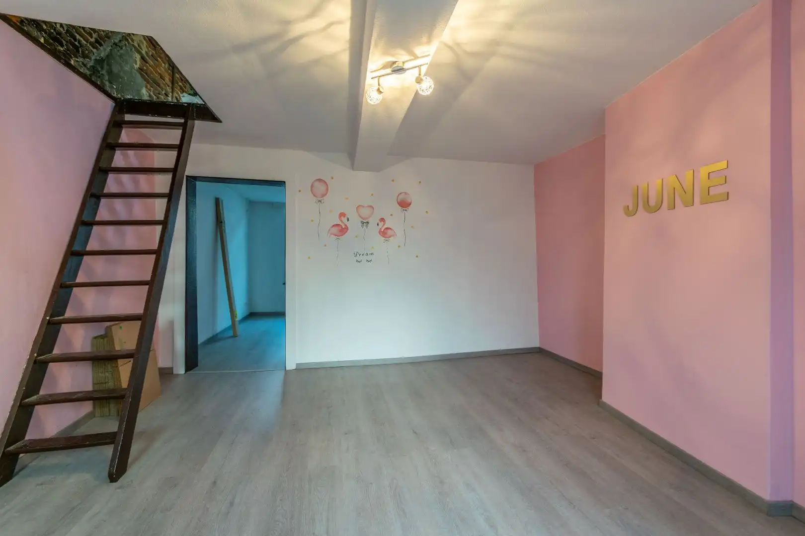  Karaktervol gebouw met handelsruimte en instapklaar woonst  foto 6