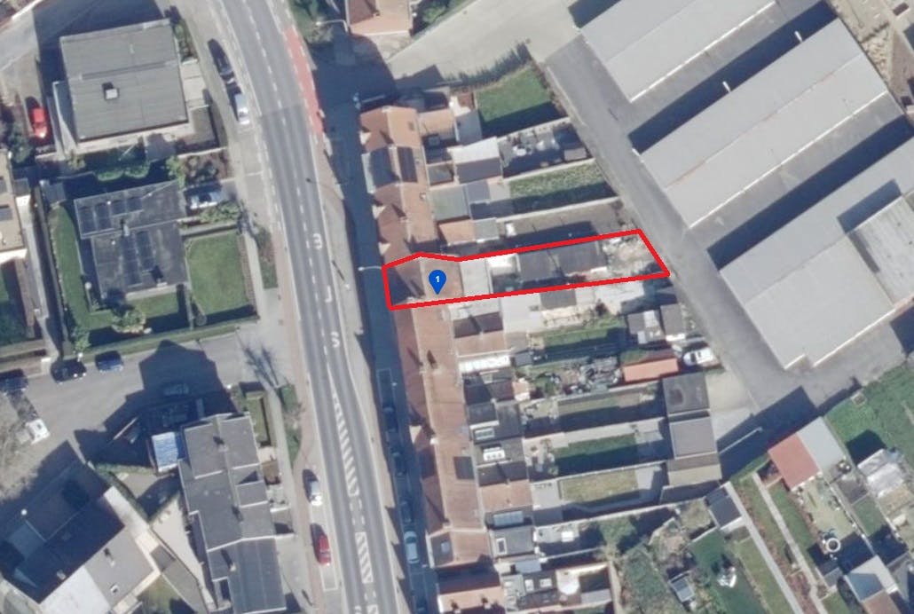 Huis te koop in Ieper met 3 kamers, tuin en garage foto 2
