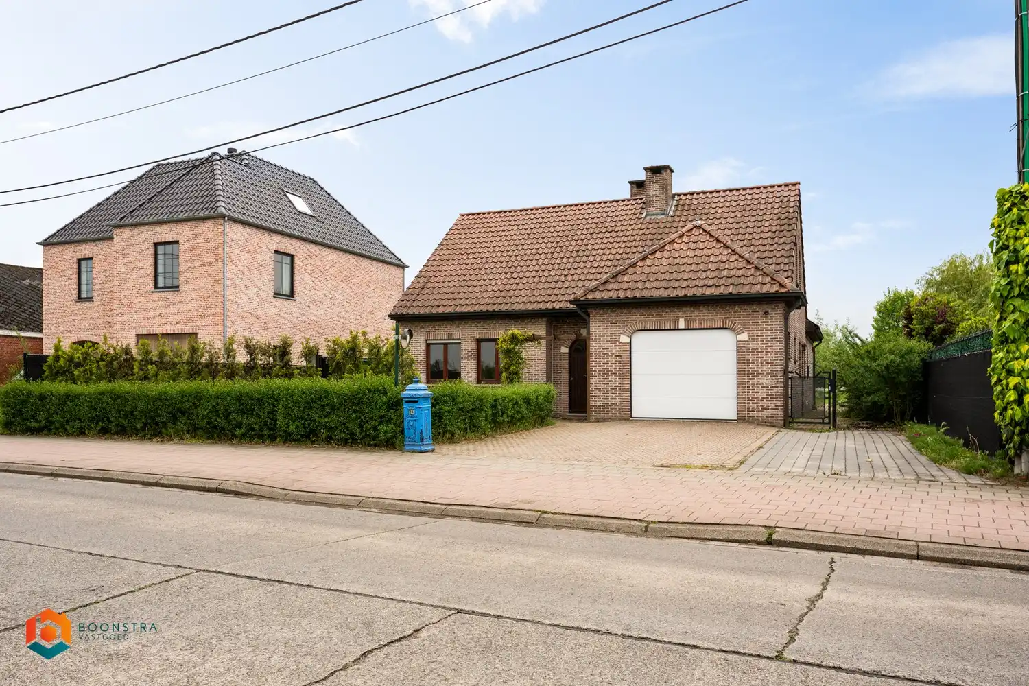 Woning met 3 (mogelijks 4) slpkrs op ruim perceel te Putte foto {{pictureIndex}}