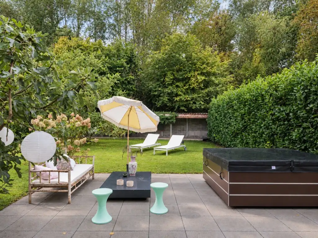 Karaktervolle woning met polyvalente achterbouw en aangename tuin in Westrem. foto 35