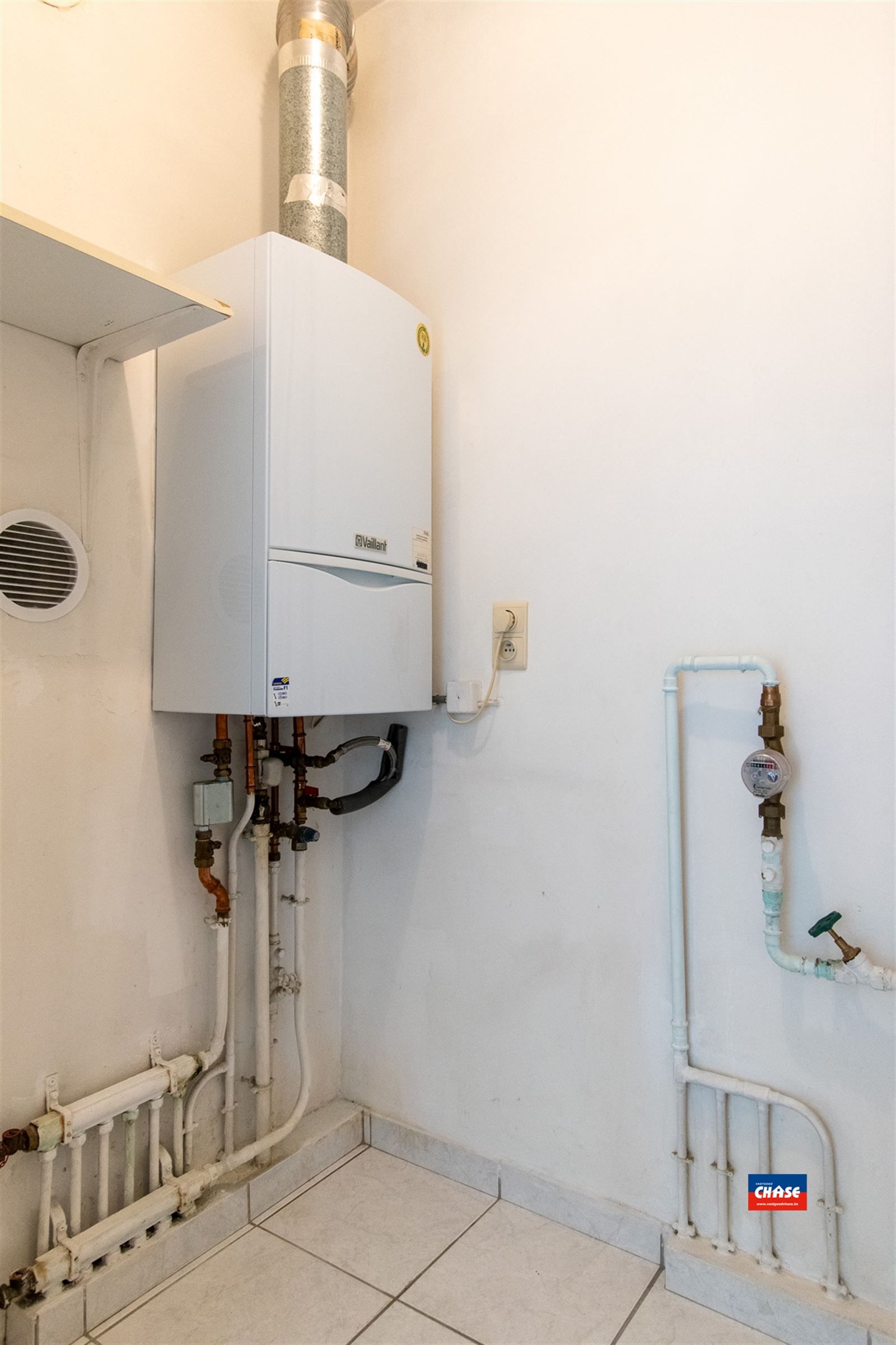 Verzorgd appartement met garagebox in rustige omgeving foto 10