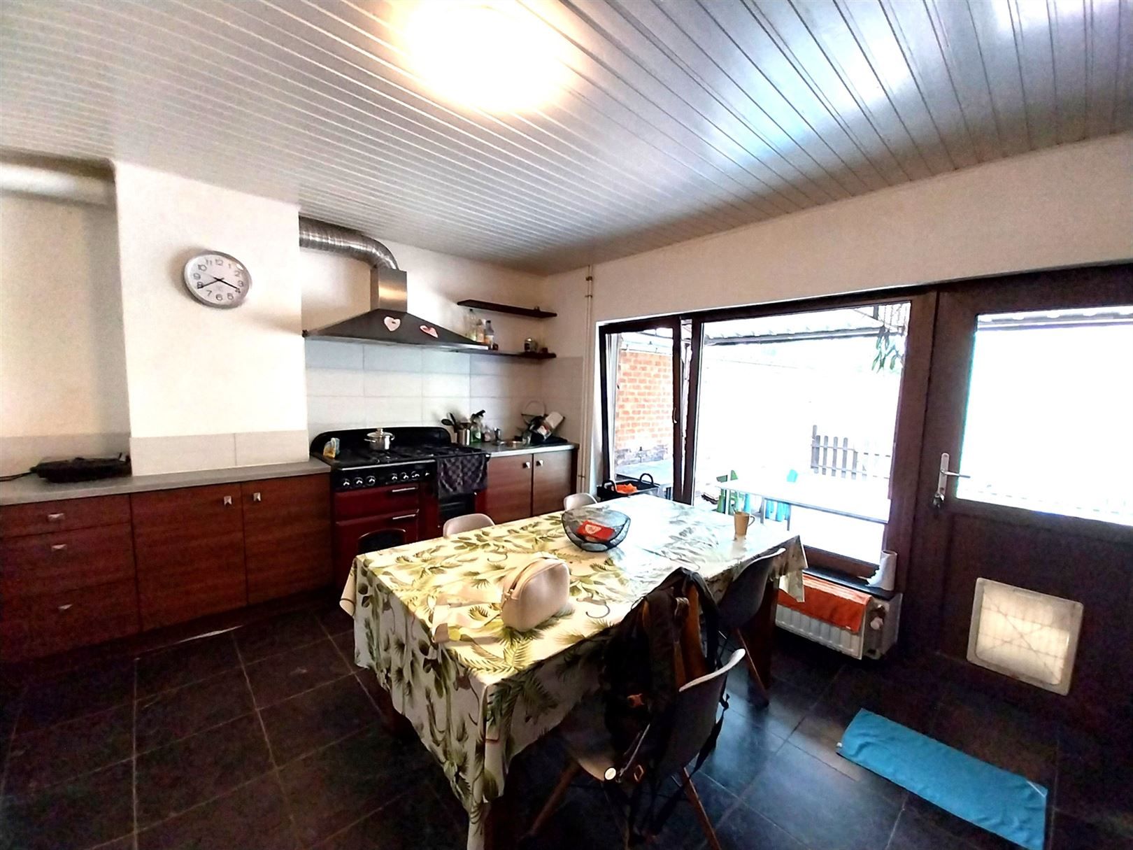 TE HUUR: Woning met 2 slaapkamers en tuintje in Genk! foto 5