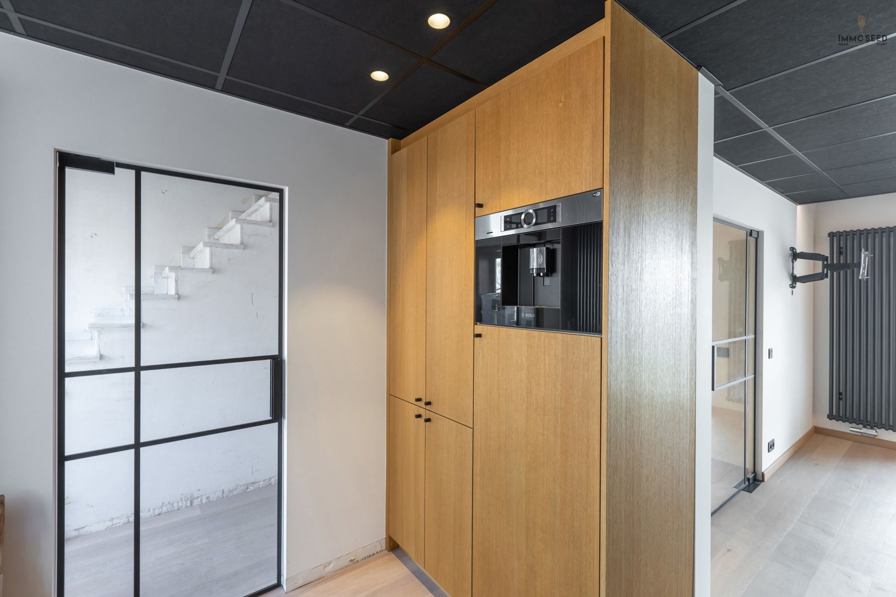 Multifunctioneel pand met ruime loods foto 14