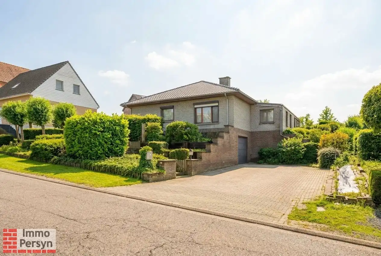 Hoofdfoto van de publicatie: Charmante open bebouwing met praktische indeling in een rustige omgeving