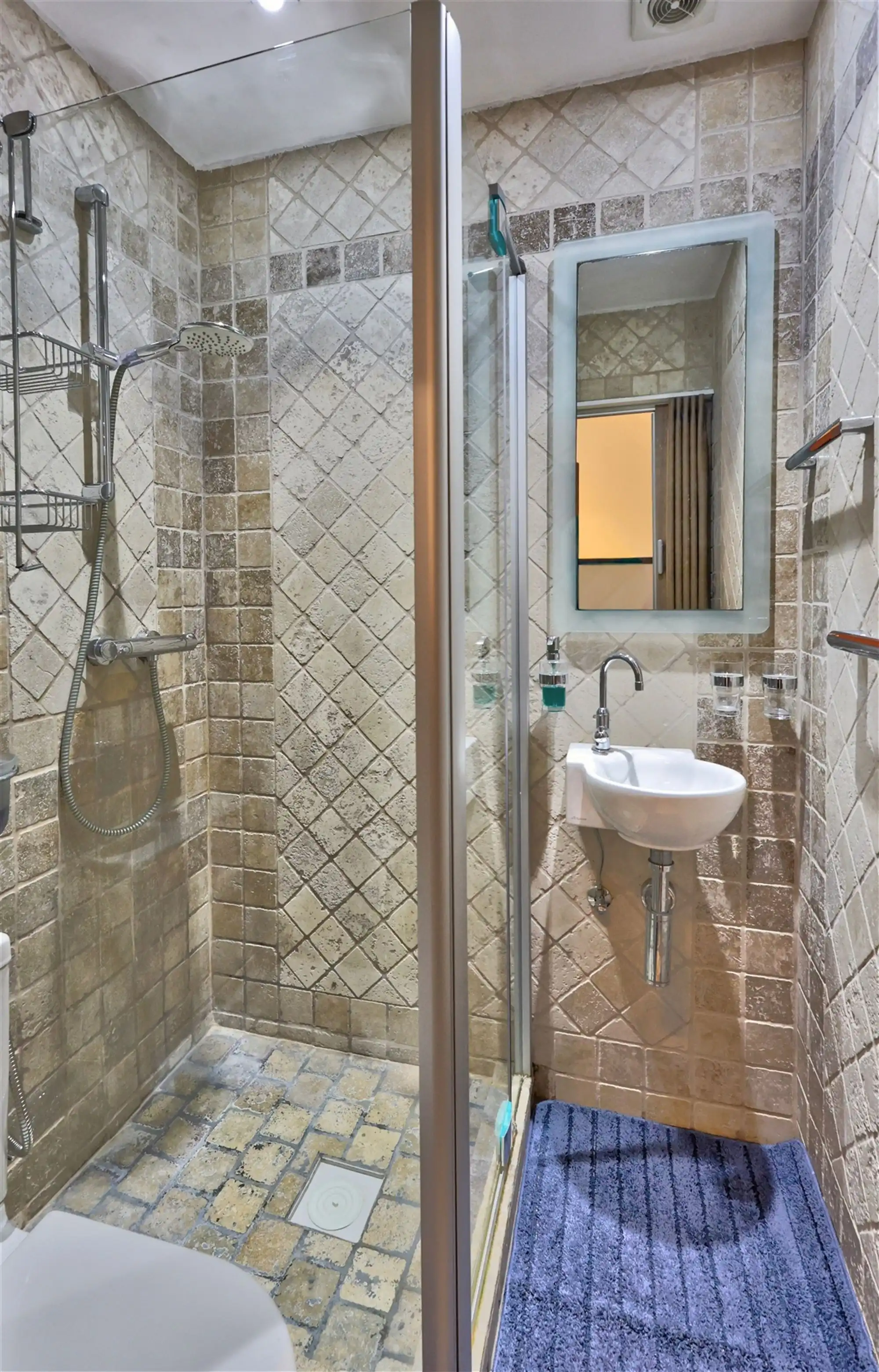 Gemeubeld appartement met ruim terras in centrum Antwerpen foto 7