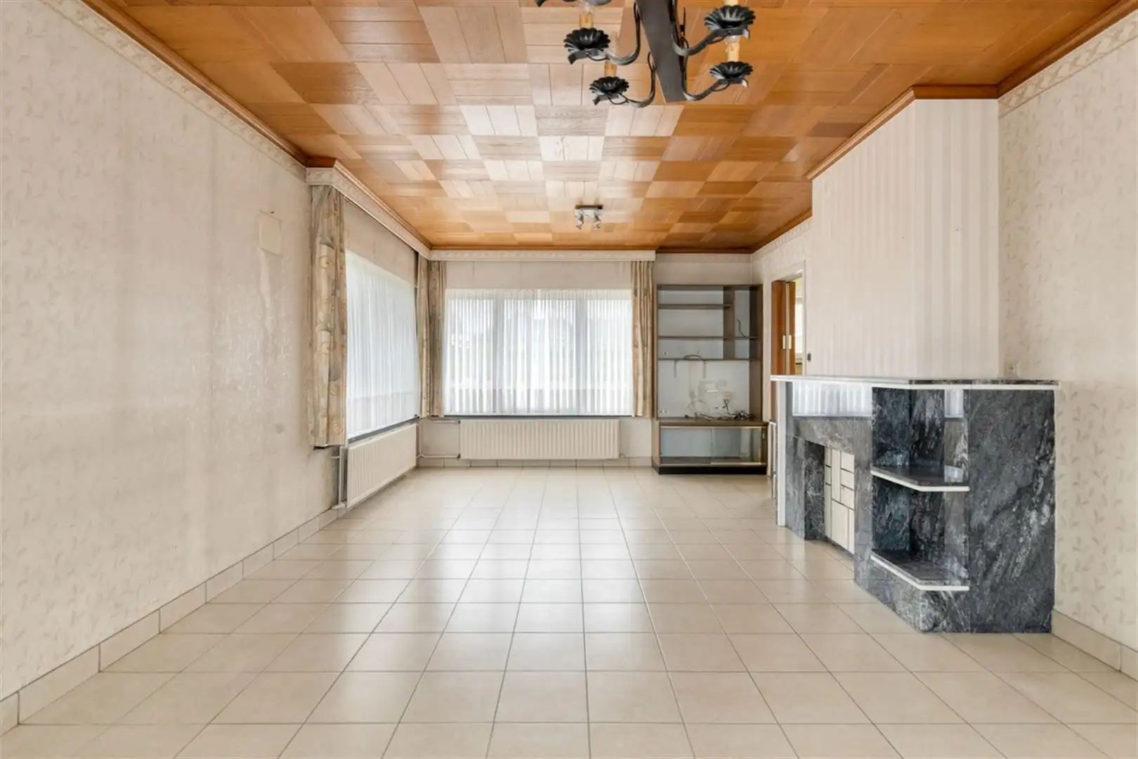 Statige te renoveren woning in deelgemeente Eine foto 3