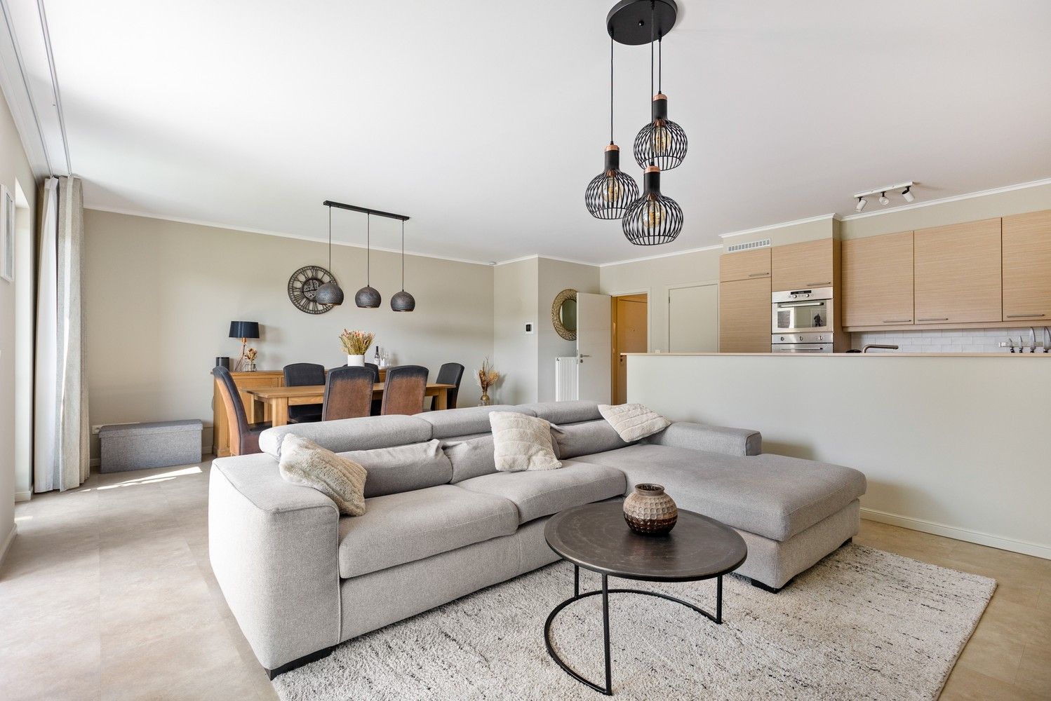 Ruim en modern appartement met 3 slaapkamers op gunstige locatie in Lint foto {{pictureIndex}}
