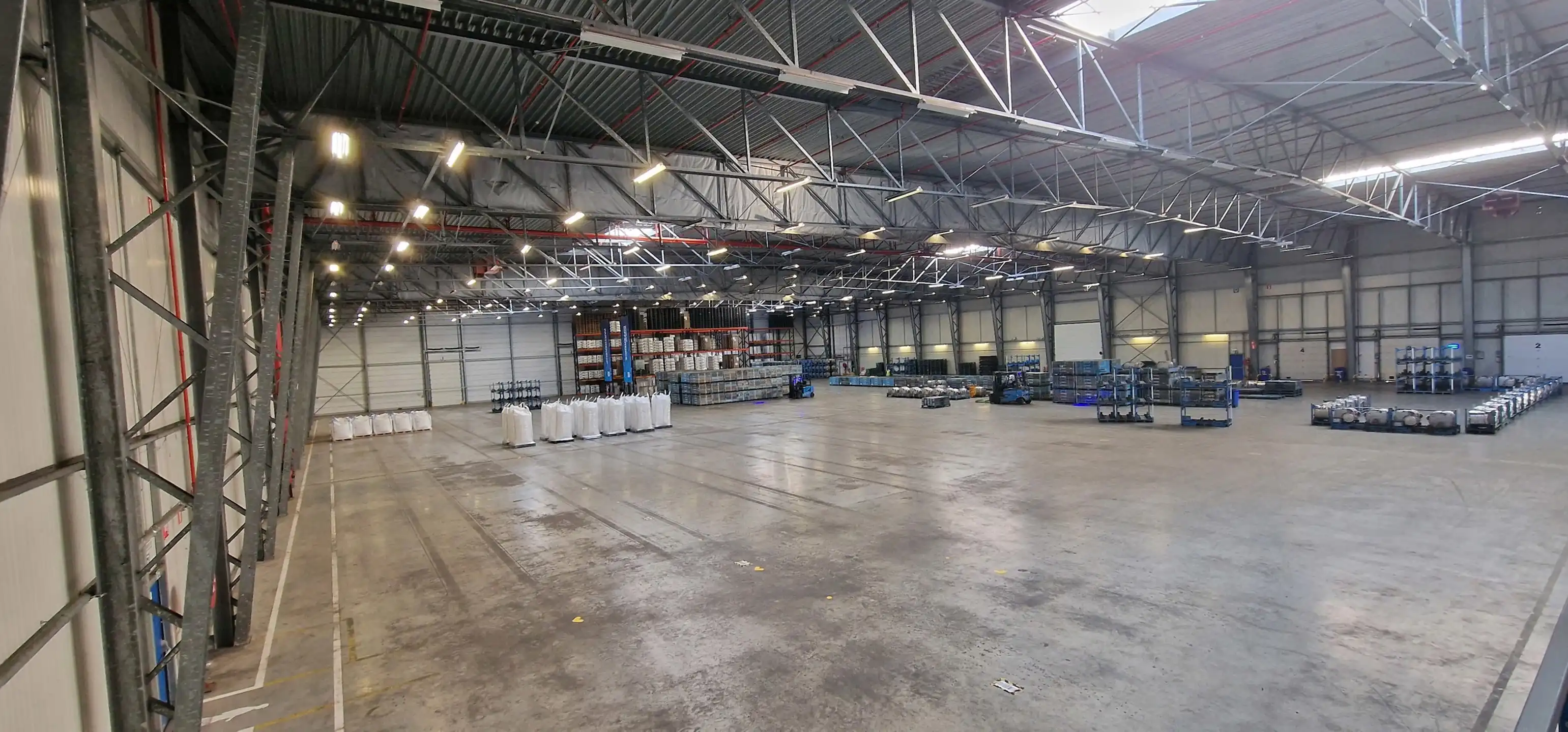 Magazijn 6.240 m² en buitenterrein 1.822m²  op de site Desteldonk in de haven van Gent  foto 4