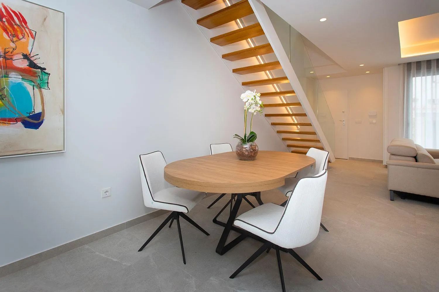 Strak design en strandleven gecombineerd: instapklare luxe woning in hartje Torre de la Horadada foto 7