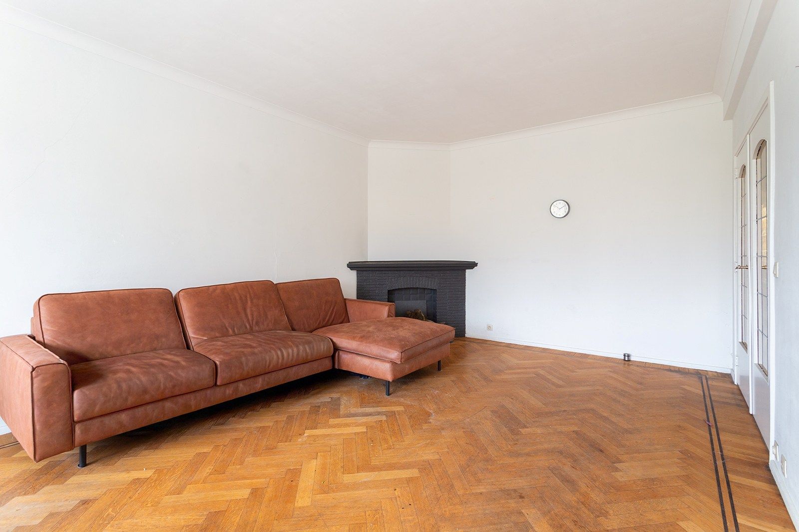 Modern en goed onderhouden appartement (90 m²) met twee slaapkamers foto 3