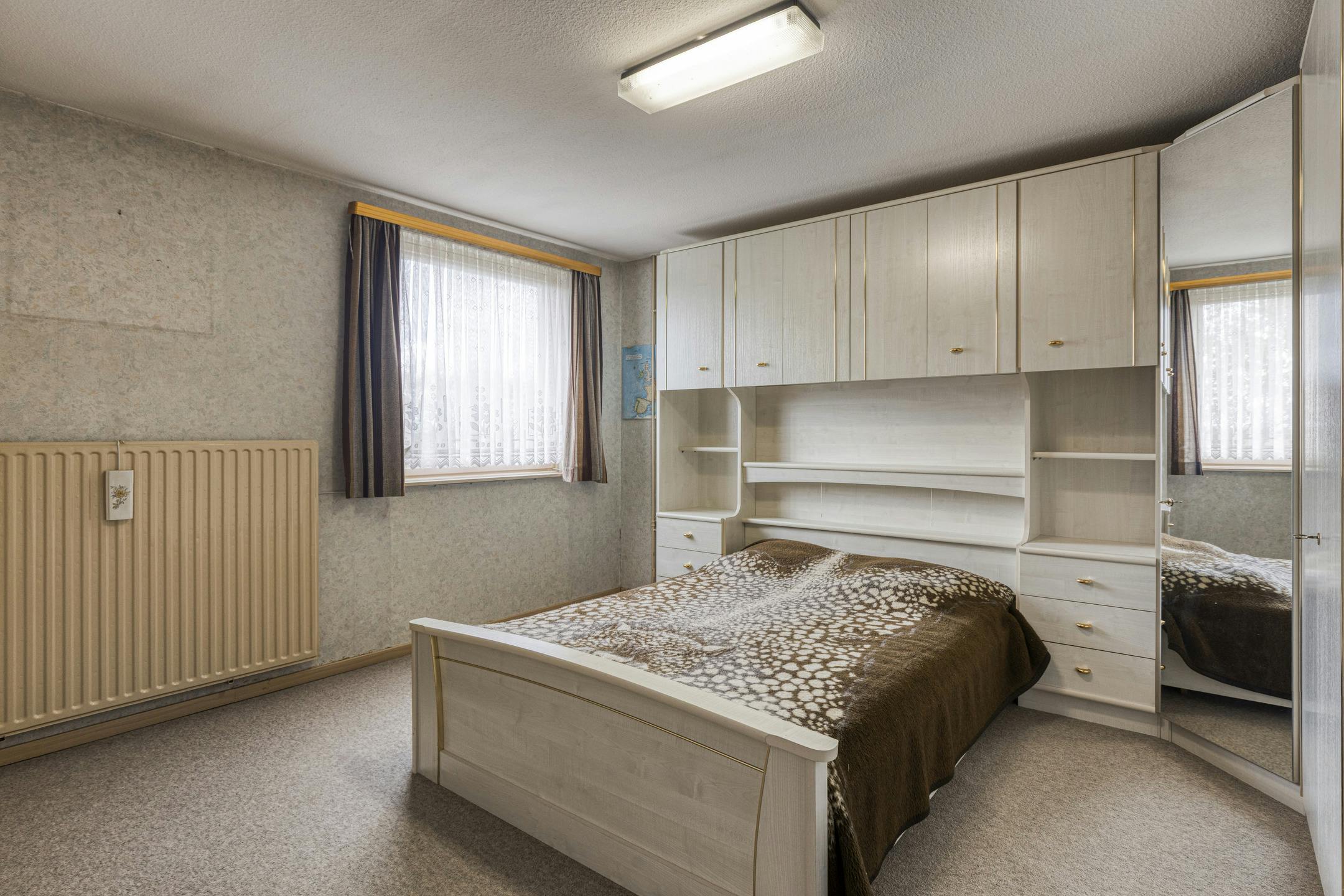 Woning met 4 slaapkamers, tuin en garage te Veurne op 521m². foto 5