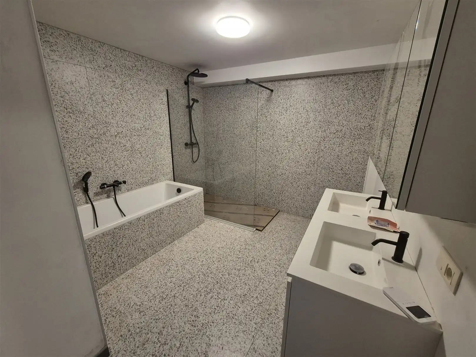 Handelsruimte met aansluitend appartement foto 16