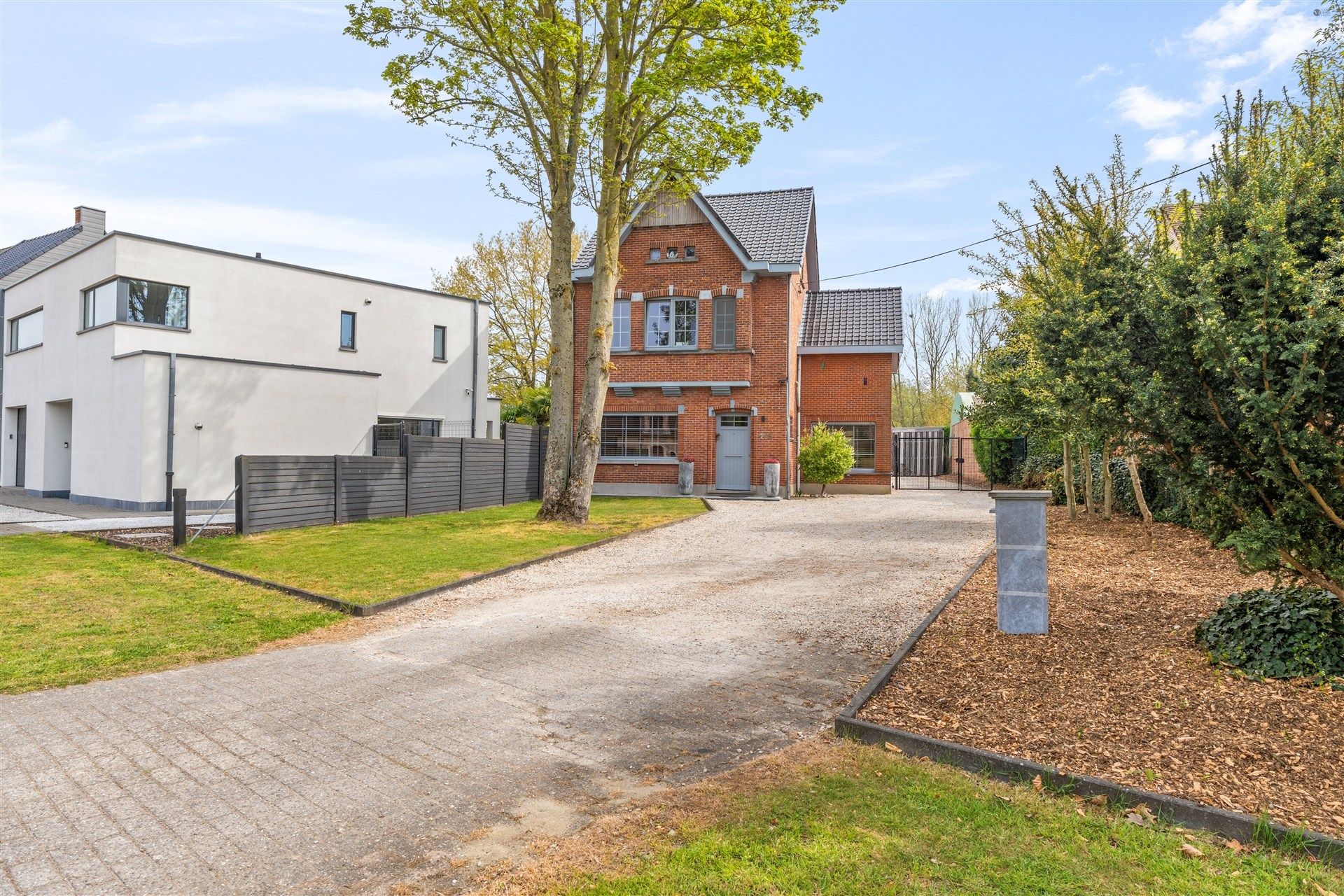 Indrukwekkende woning op een ruim perceel van 2208 m². foto 29